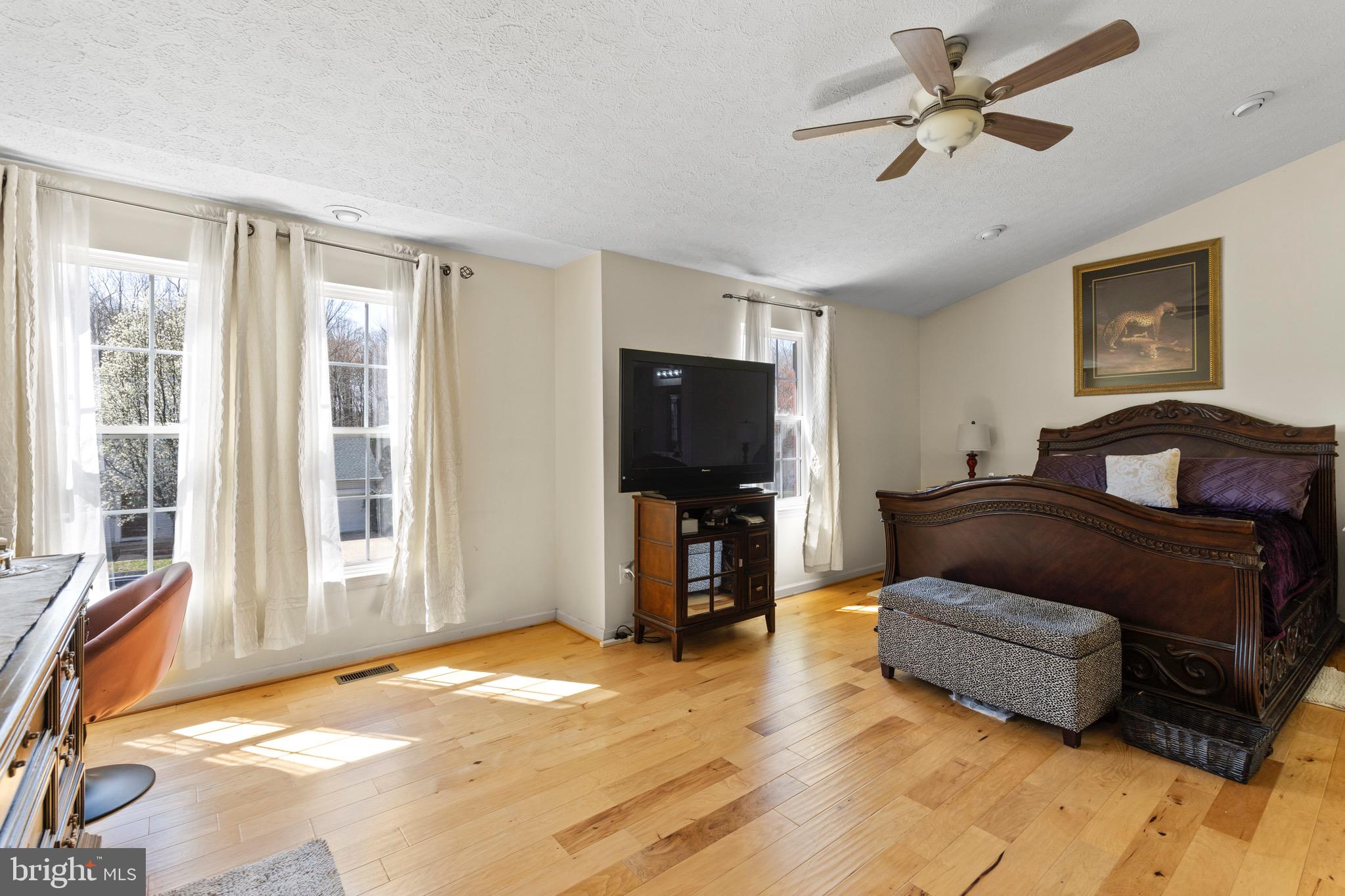 FOREST OAKS - Residential