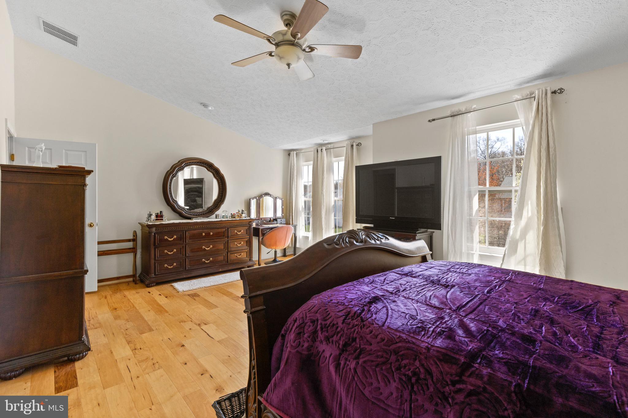 FOREST OAKS - Residential