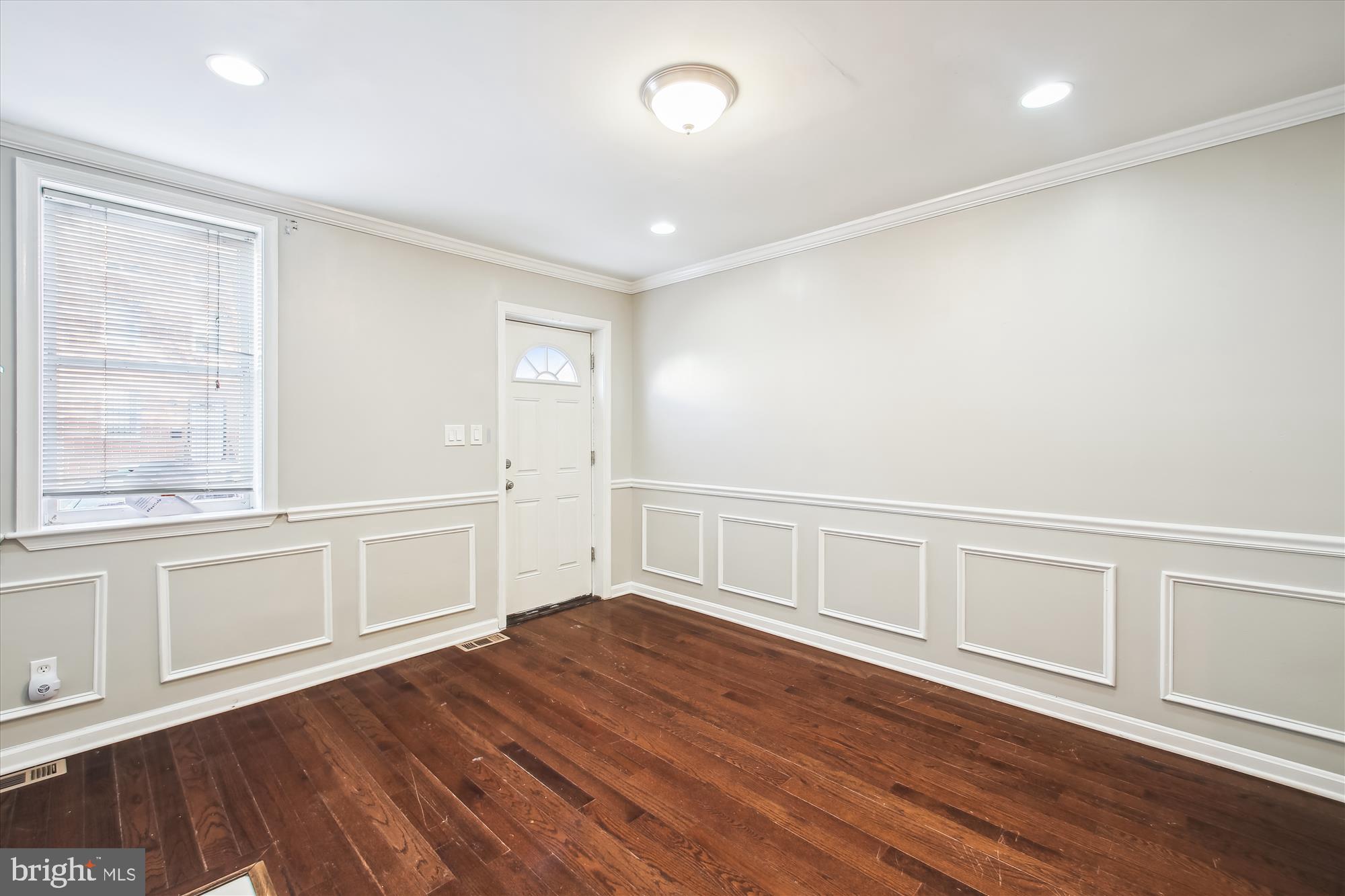 HOLLINS MARKET - Residential