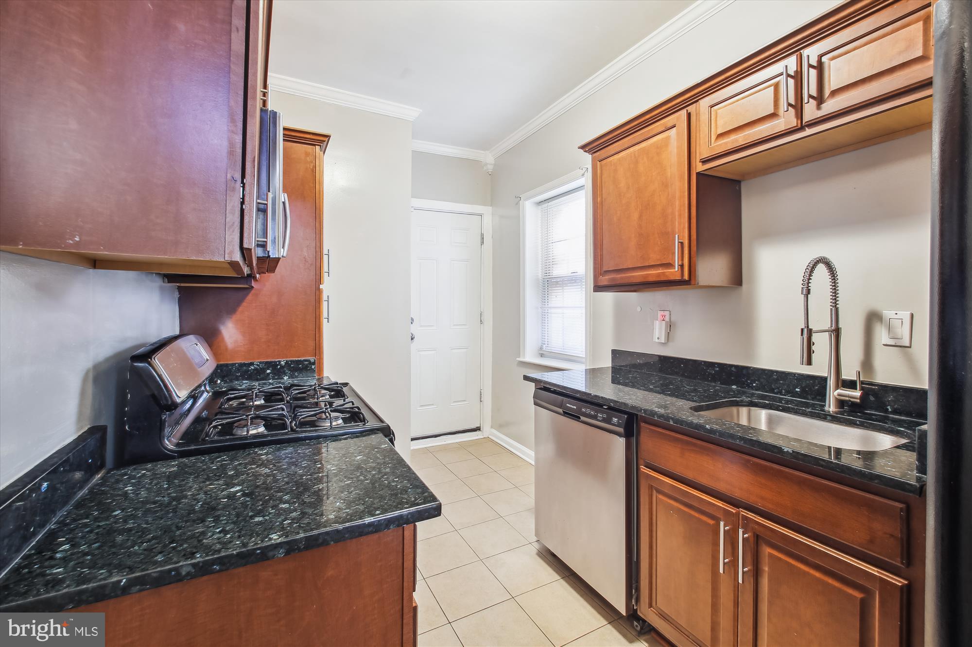 HOLLINS MARKET - Residential
