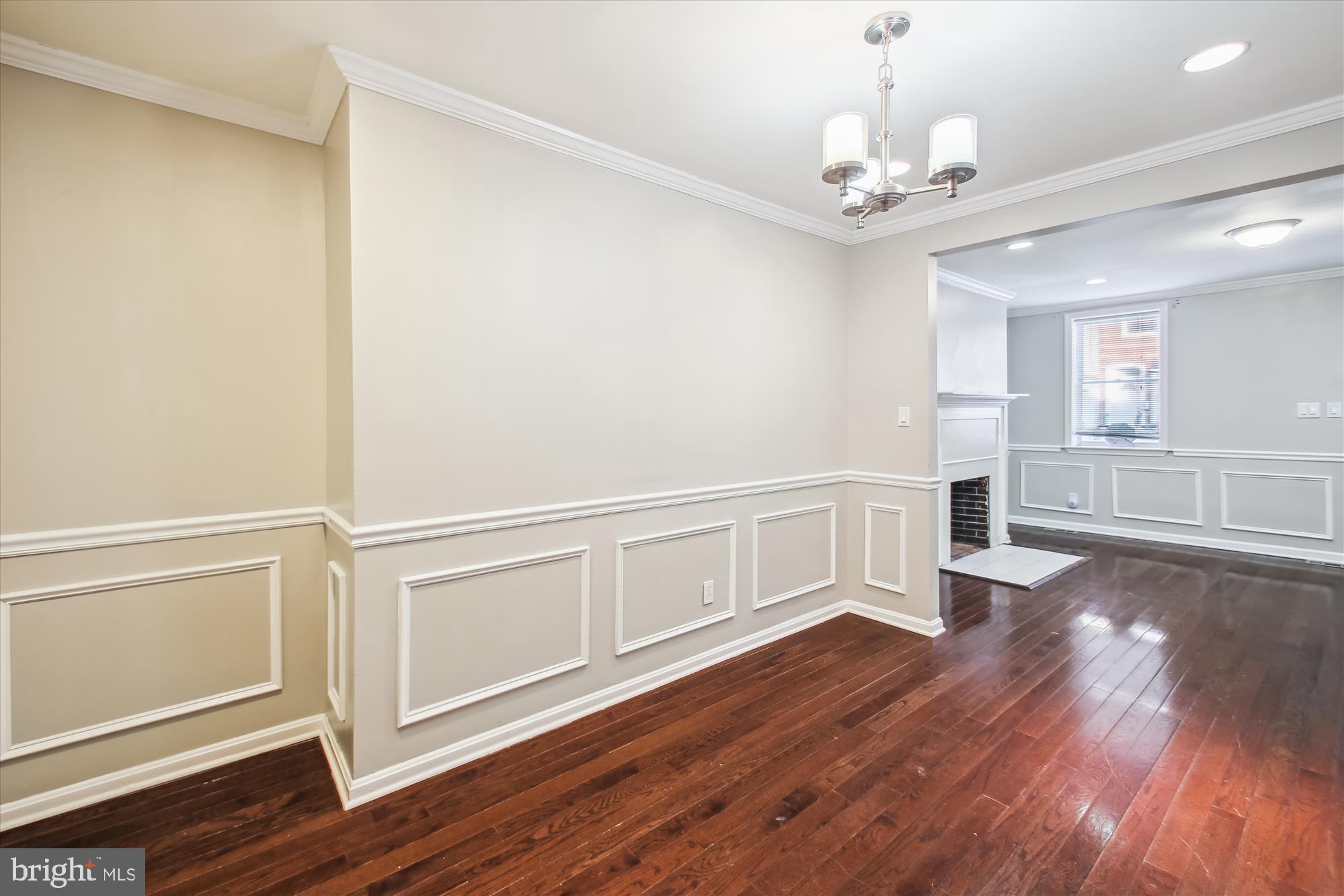 HOLLINS MARKET - Residential