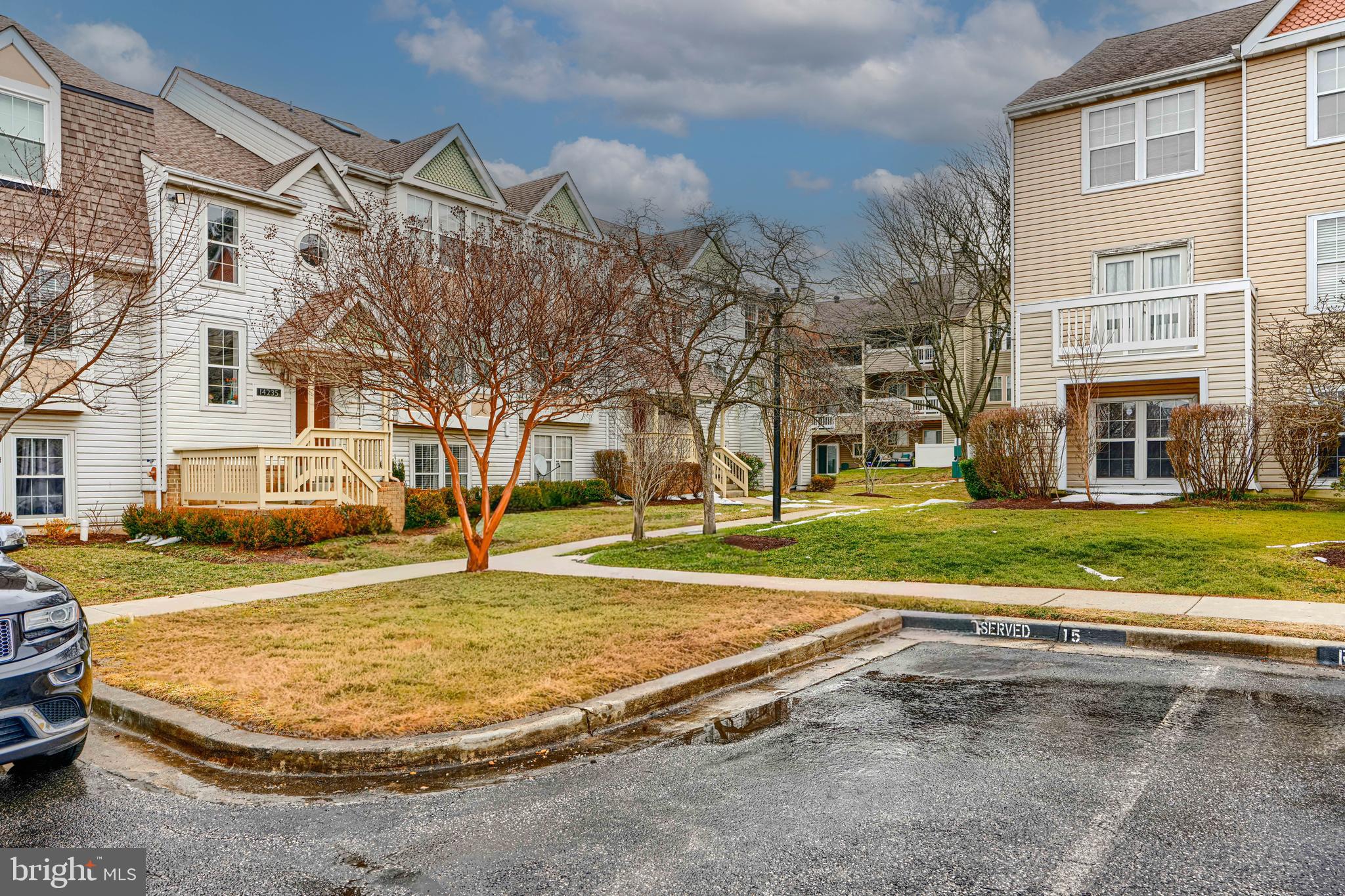 LAUREL LAKES - Residential