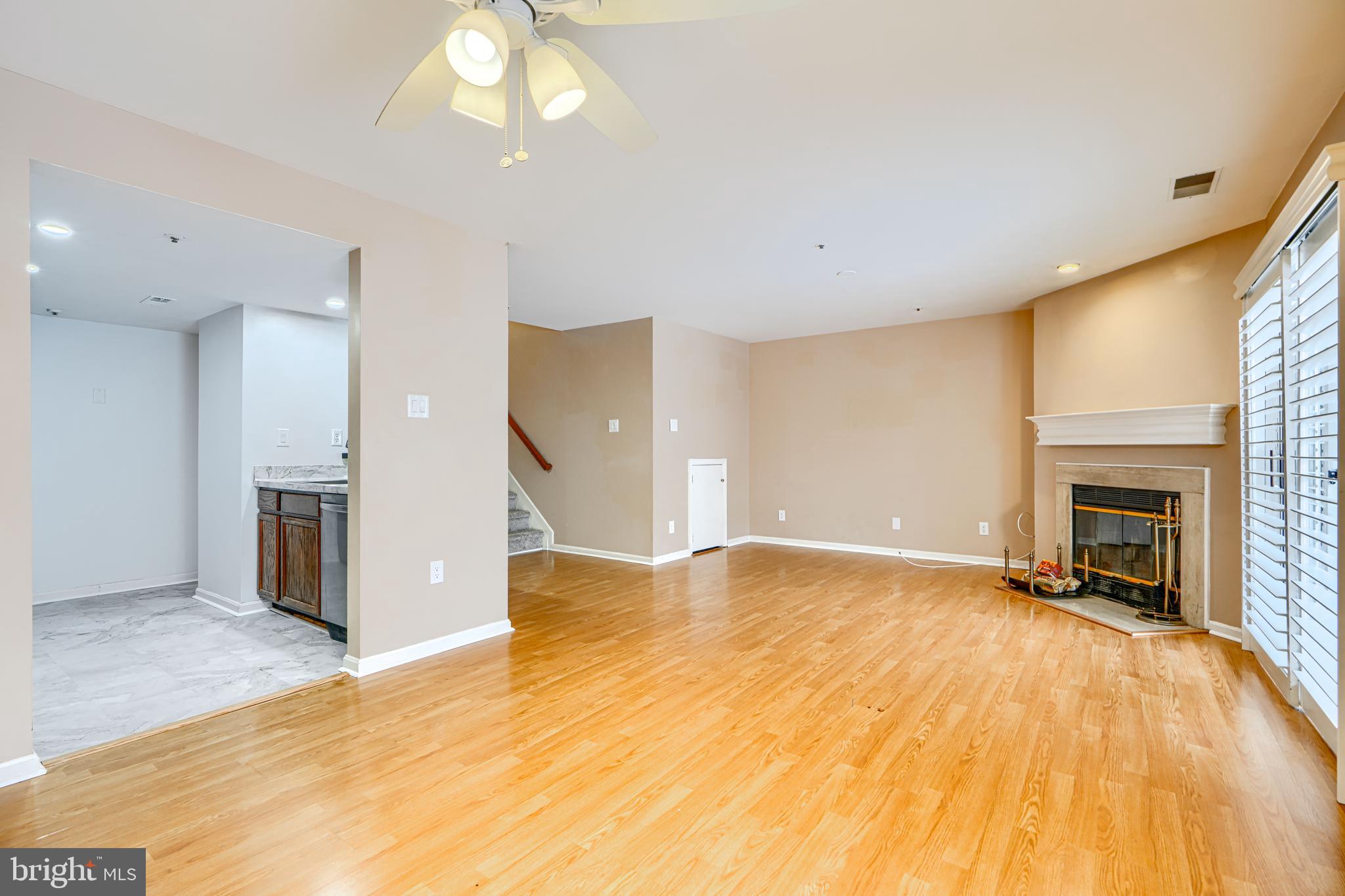 LAUREL LAKES - Residential