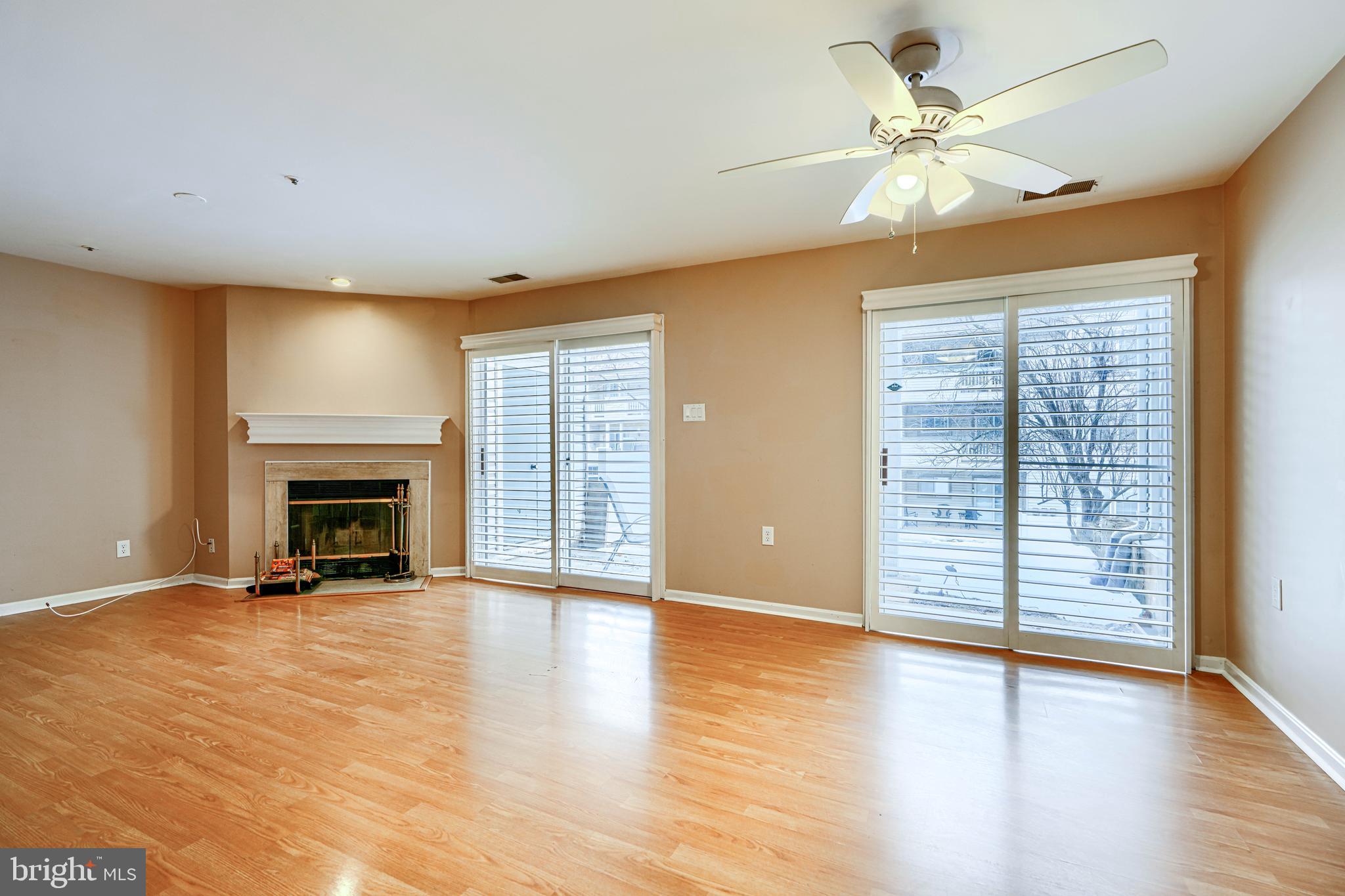 LAUREL LAKES - Residential