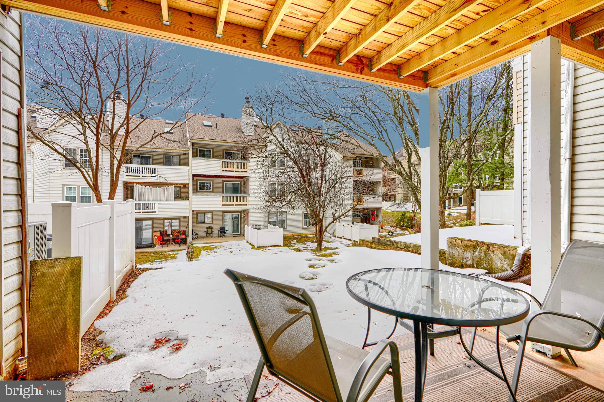 LAUREL LAKES - Residential