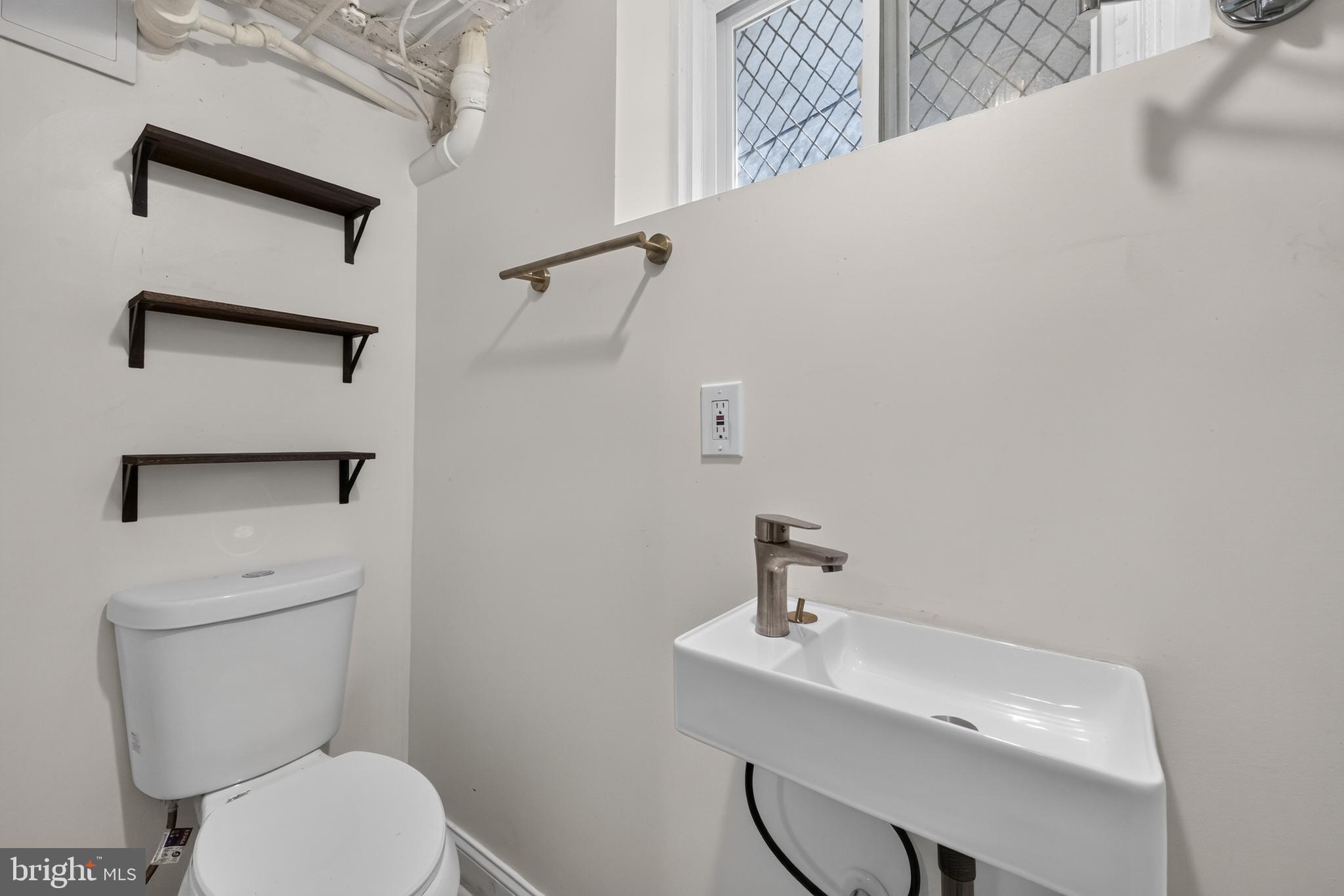 ELLWOOD PARK - Residential