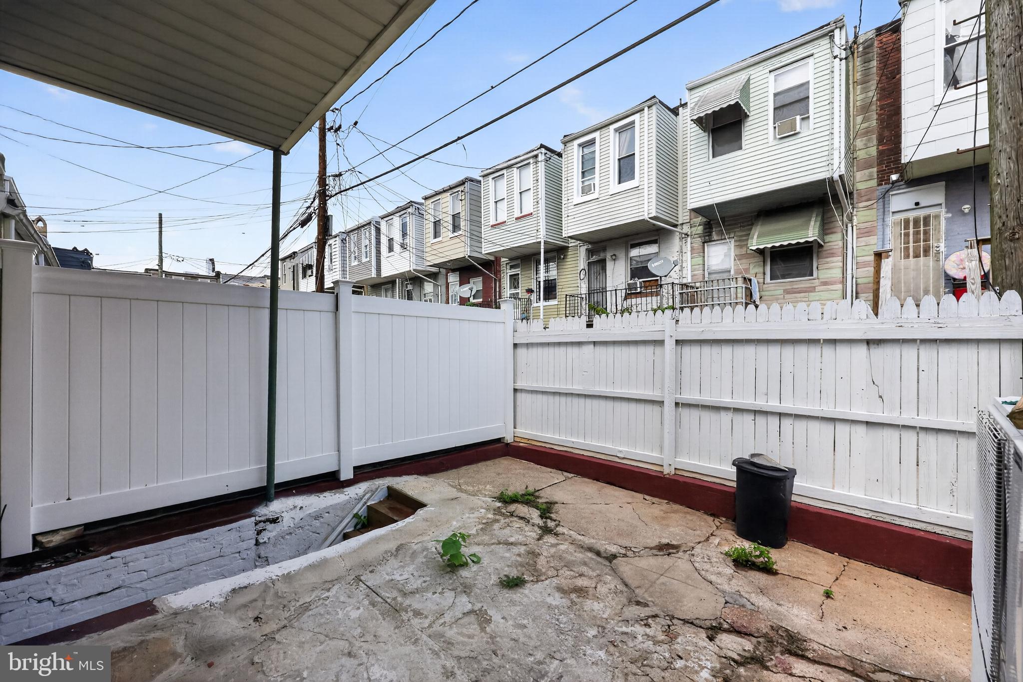 ELLWOOD PARK - Residential