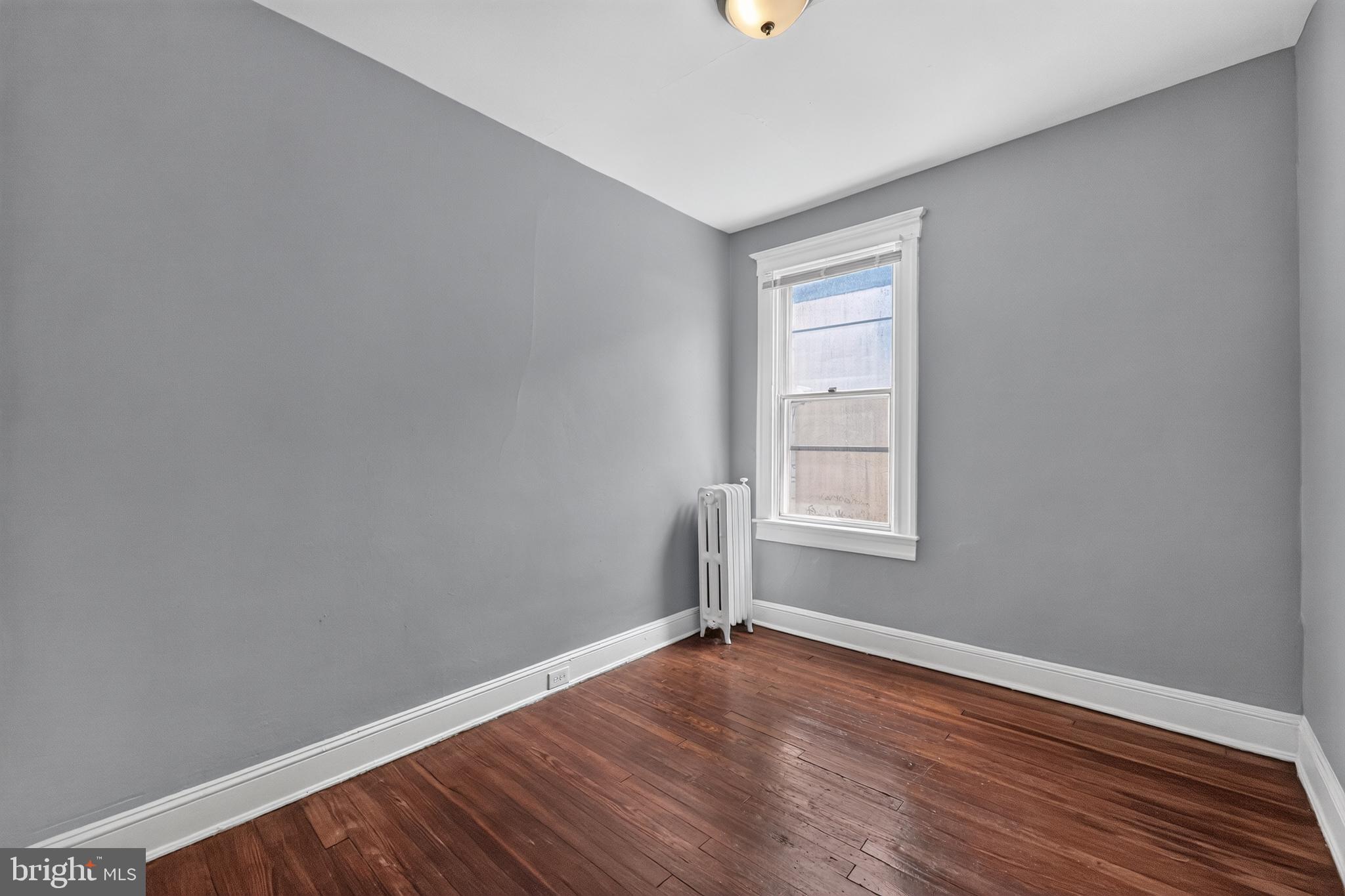 ELLWOOD PARK - Residential