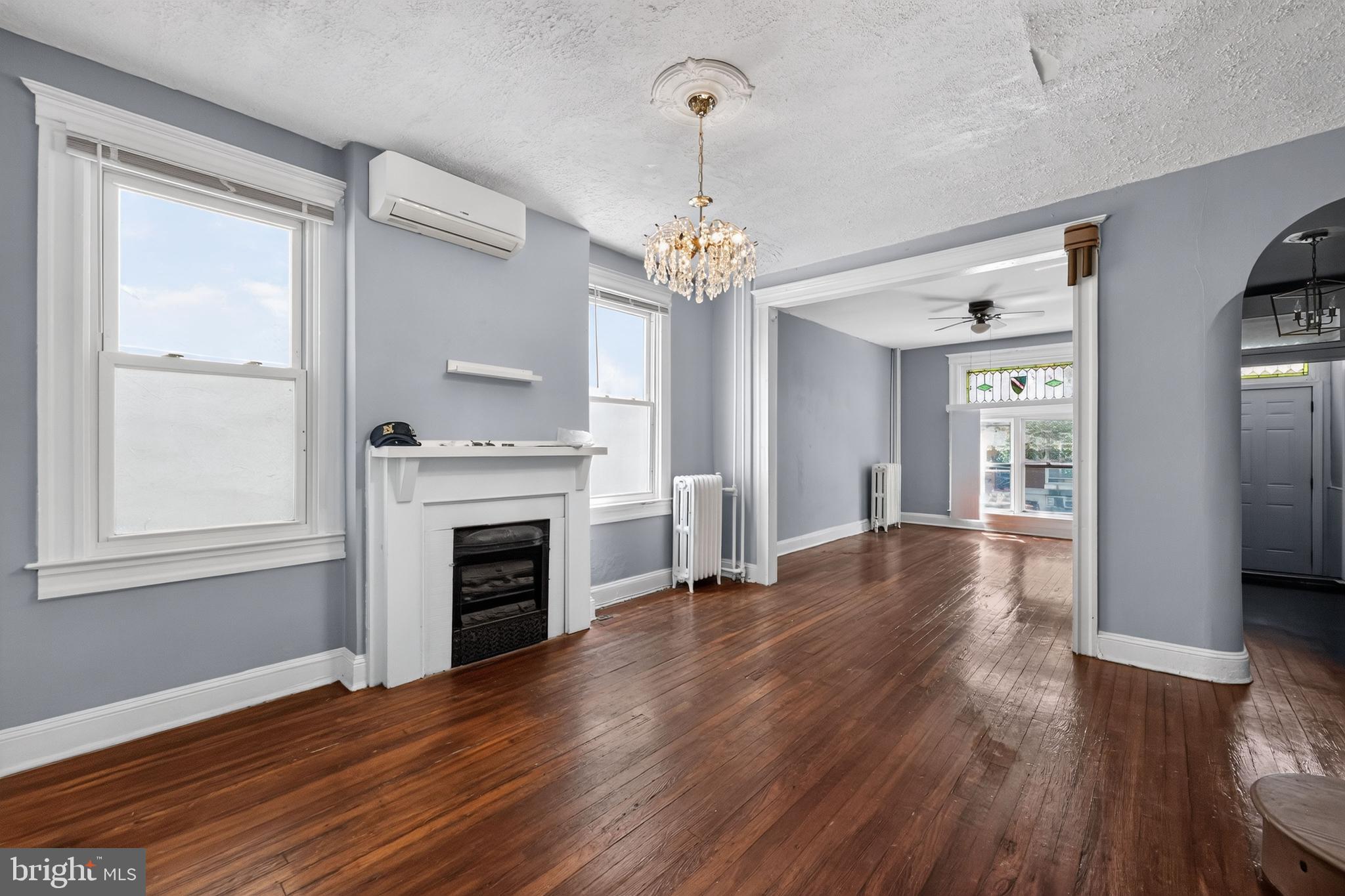 ELLWOOD PARK - Residential