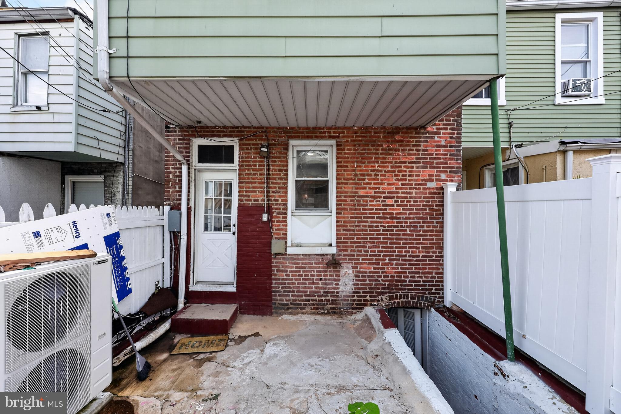 ELLWOOD PARK - Residential