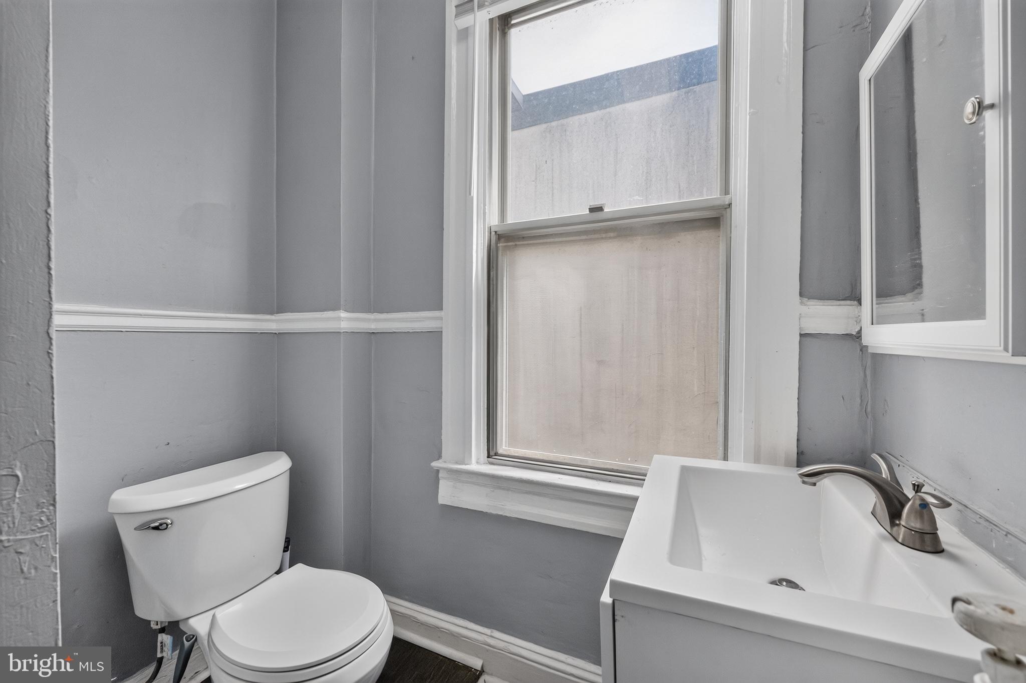 ELLWOOD PARK - Residential