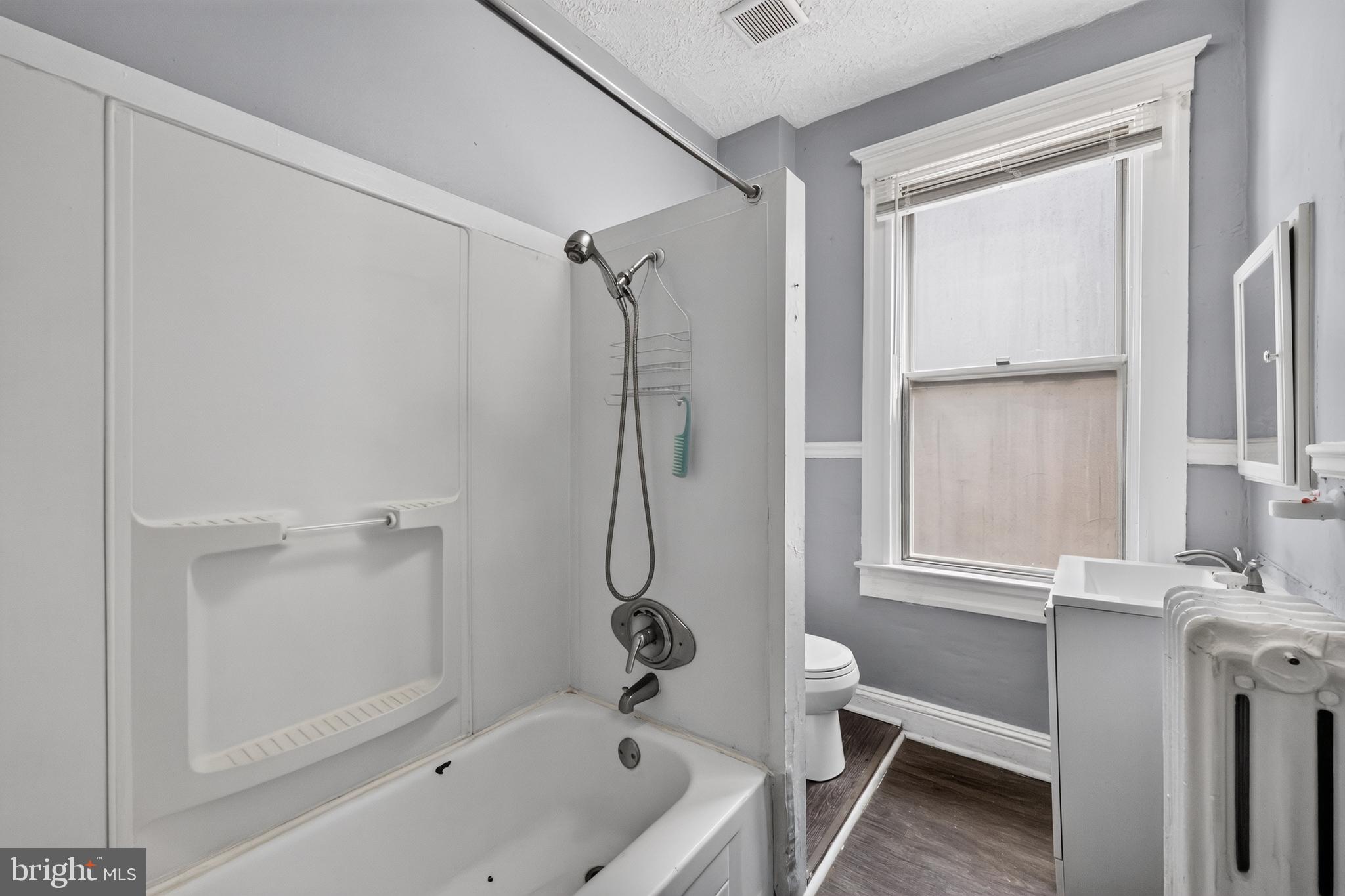 ELLWOOD PARK - Residential