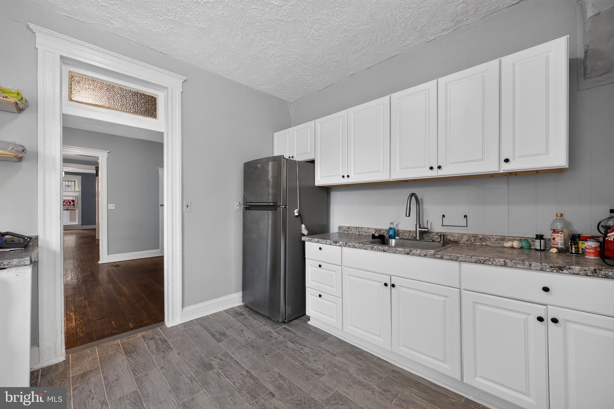 ELLWOOD PARK - Residential
