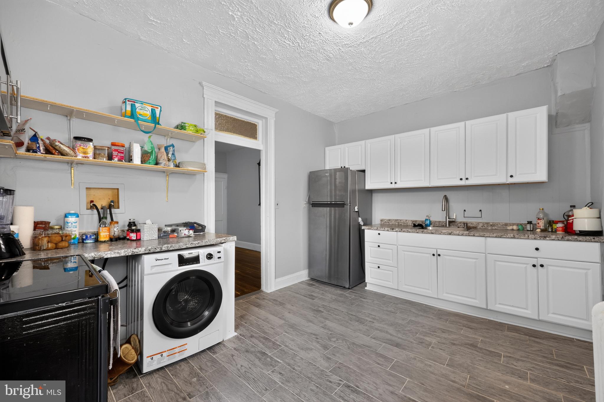 ELLWOOD PARK - Residential