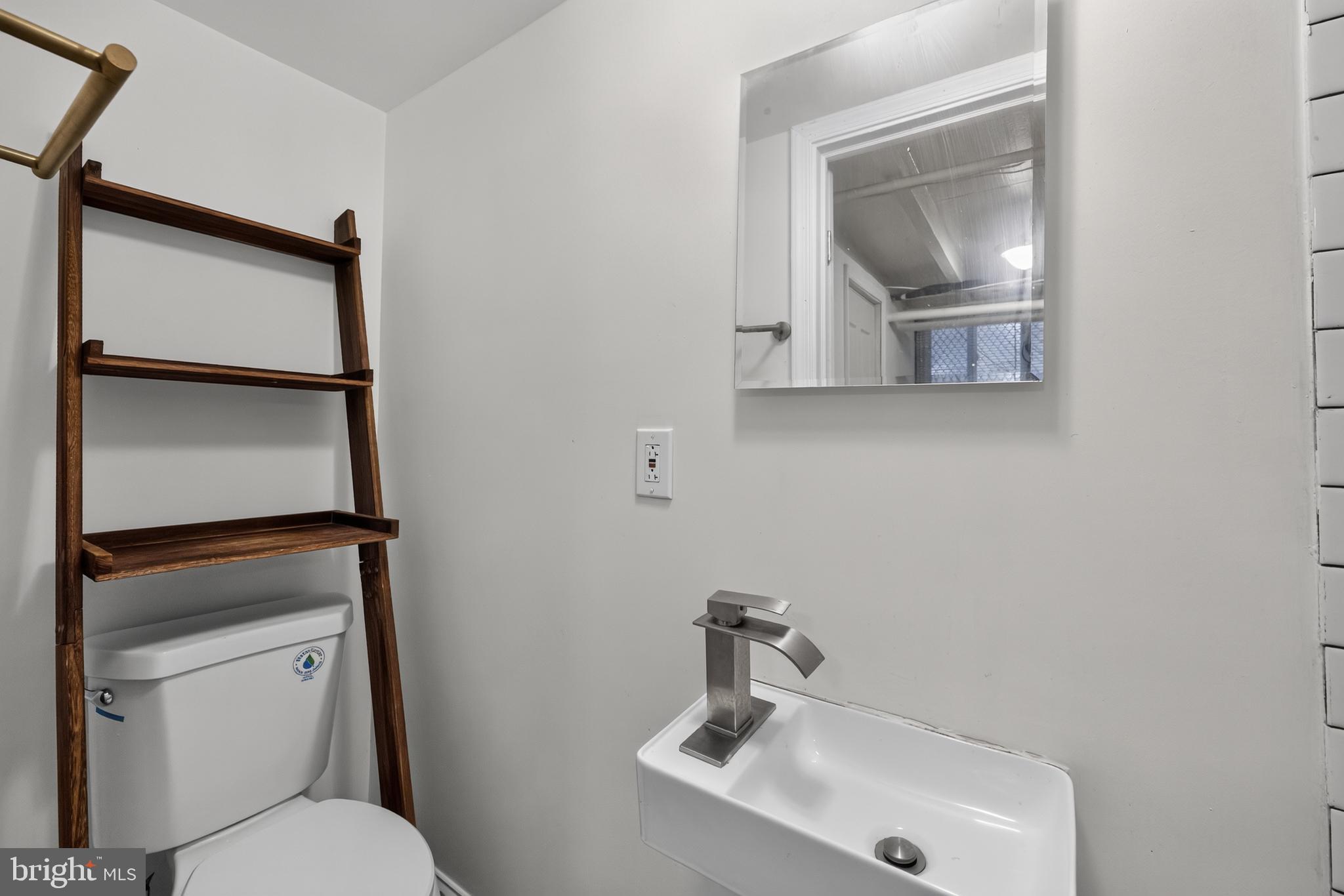 ELLWOOD PARK - Residential