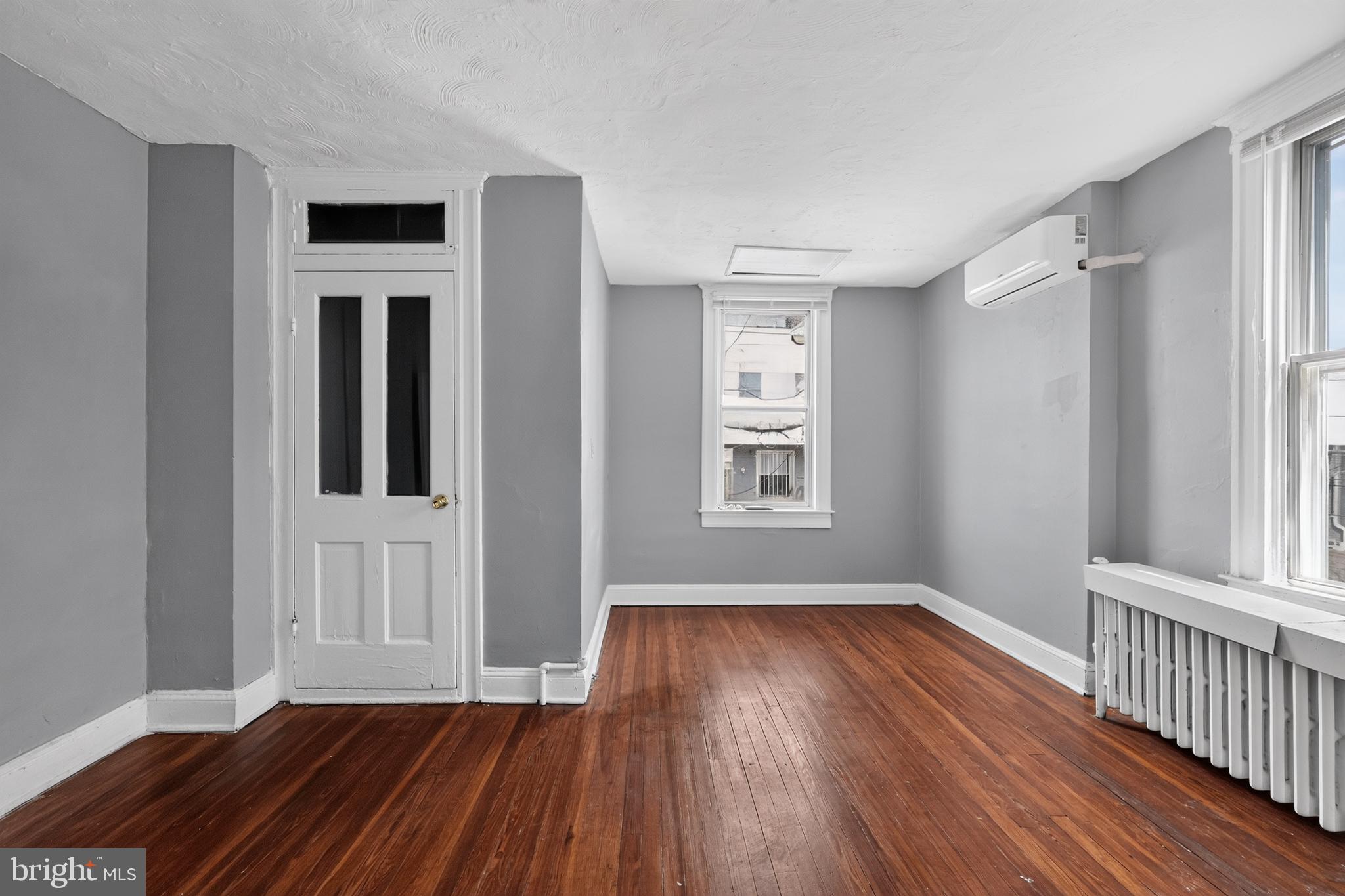 ELLWOOD PARK - Residential