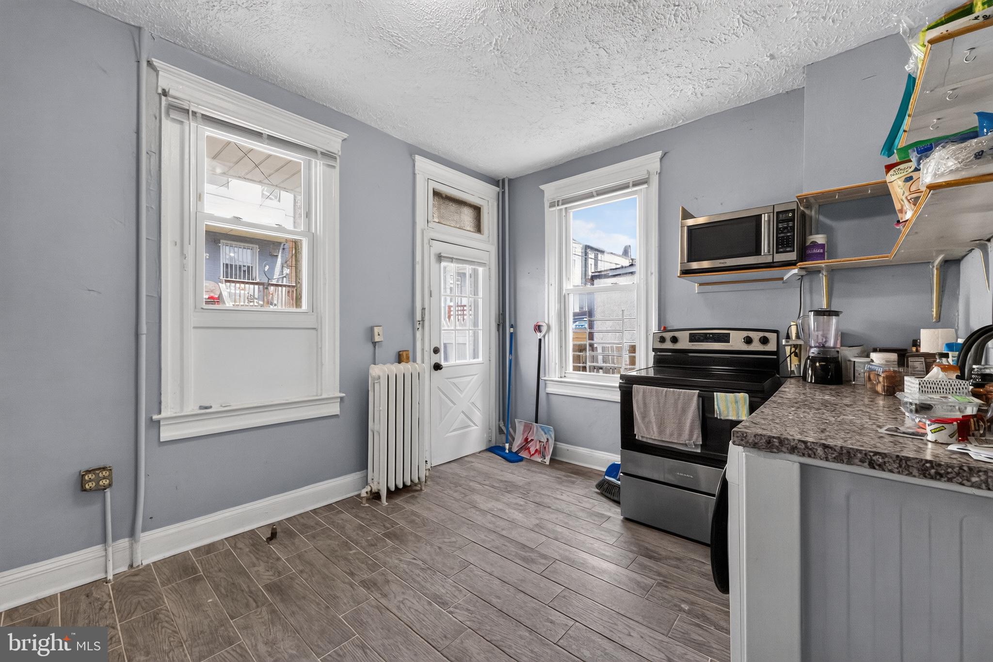 ELLWOOD PARK - Residential