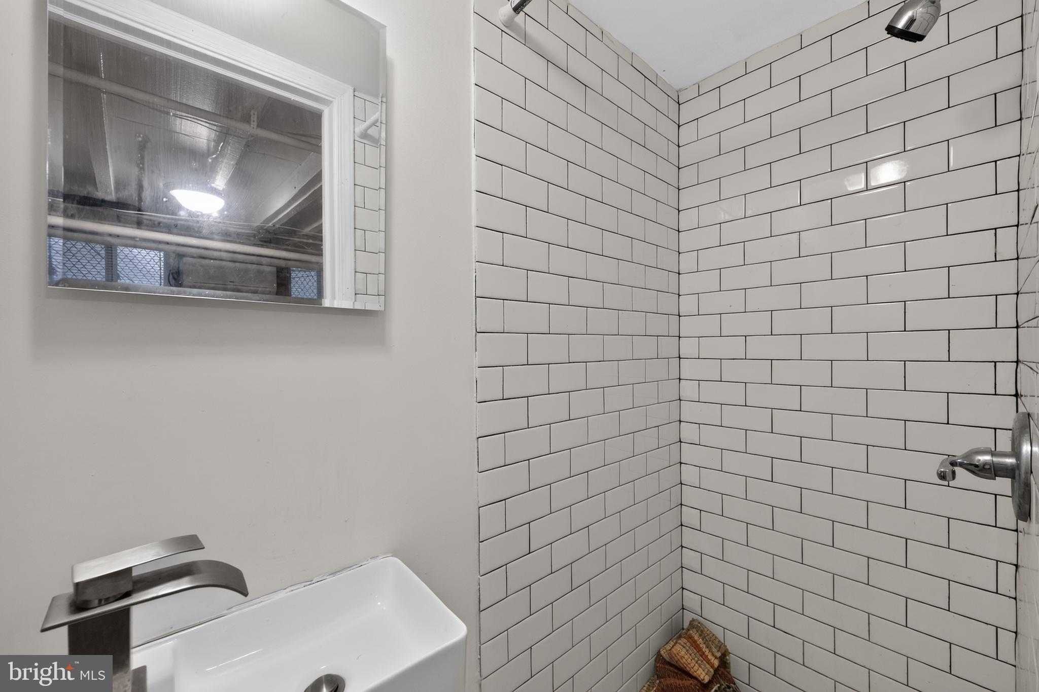 ELLWOOD PARK - Residential