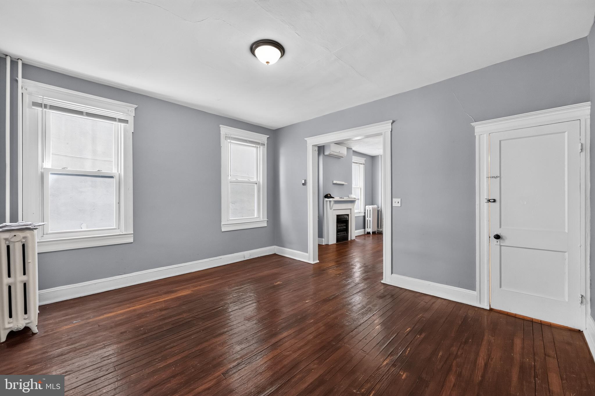 ELLWOOD PARK - Residential