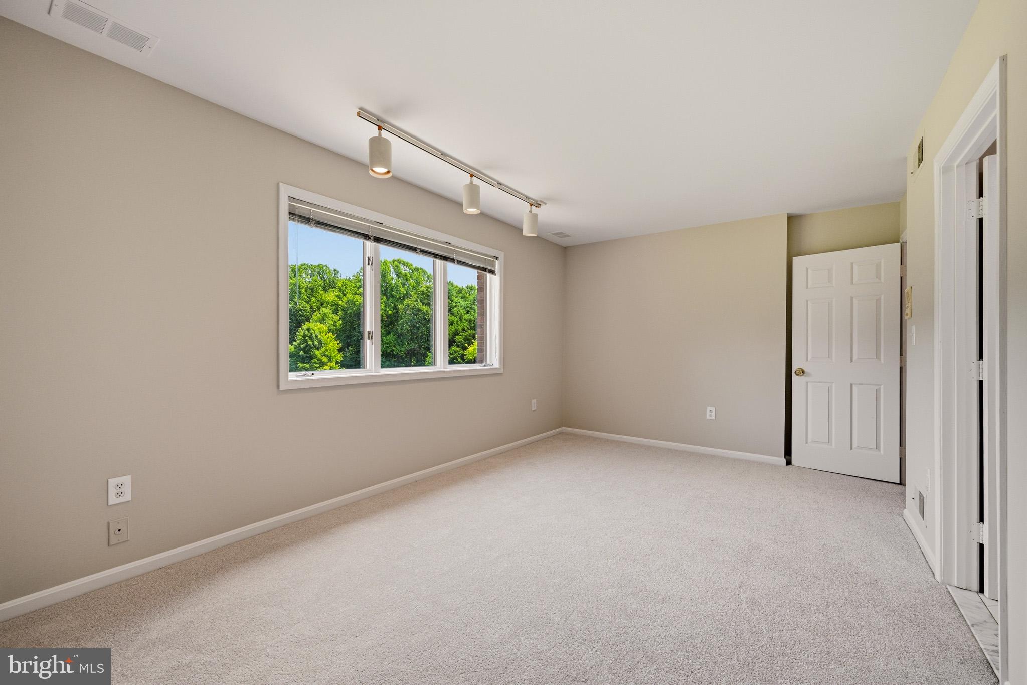SIMPSON WOODS - Residential