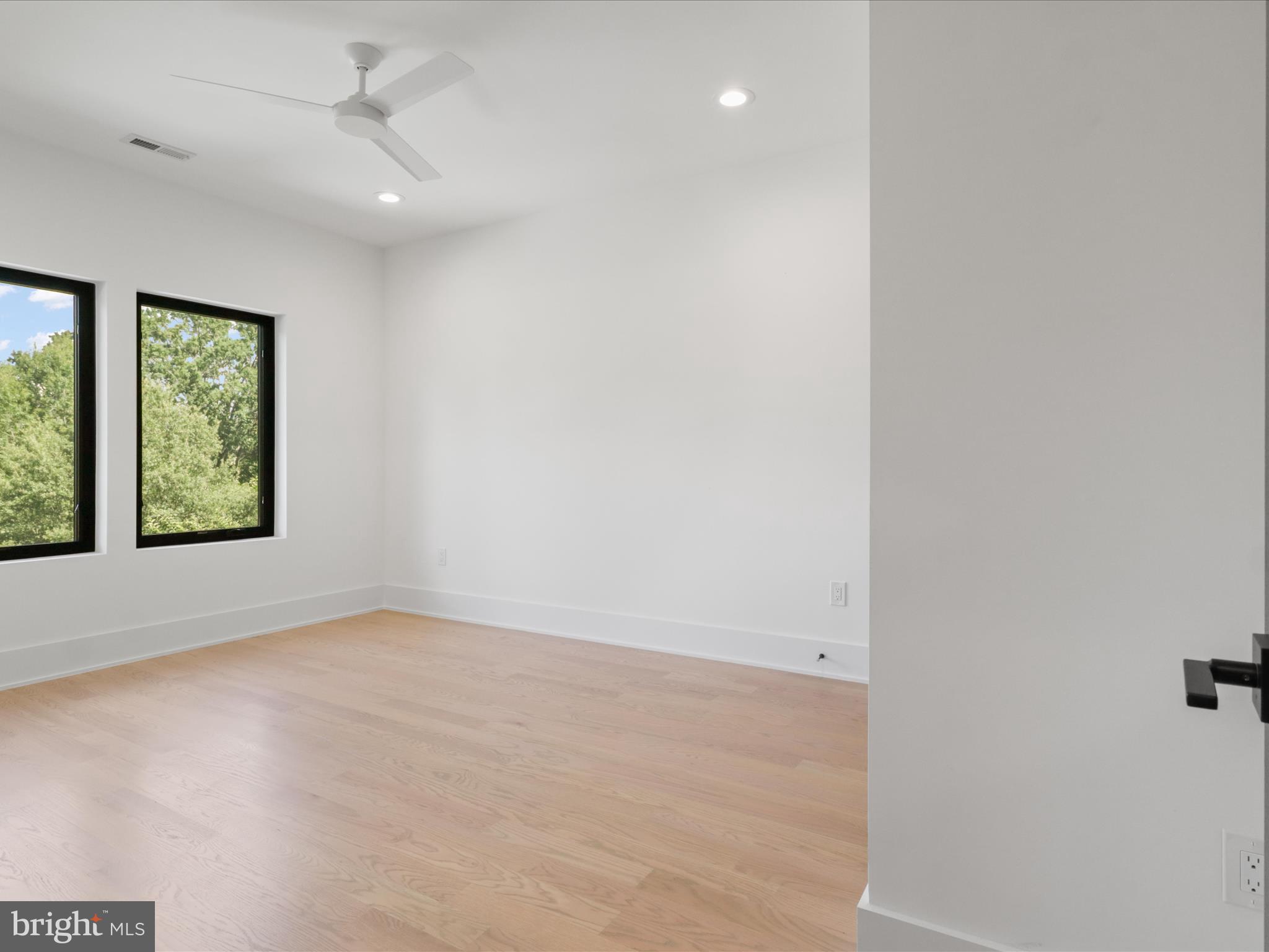 ARLINGWOOD - Residential