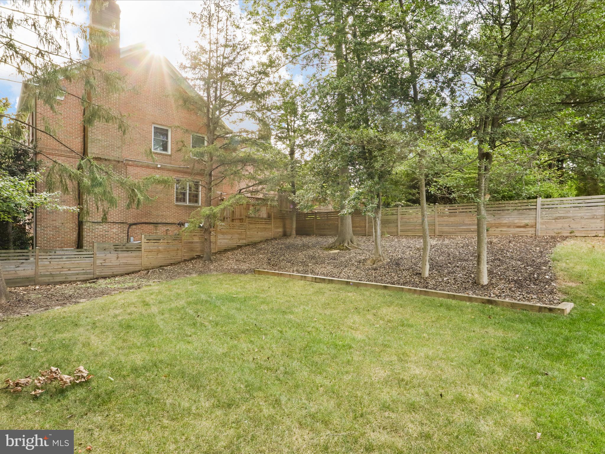 ARLINGWOOD - Residential