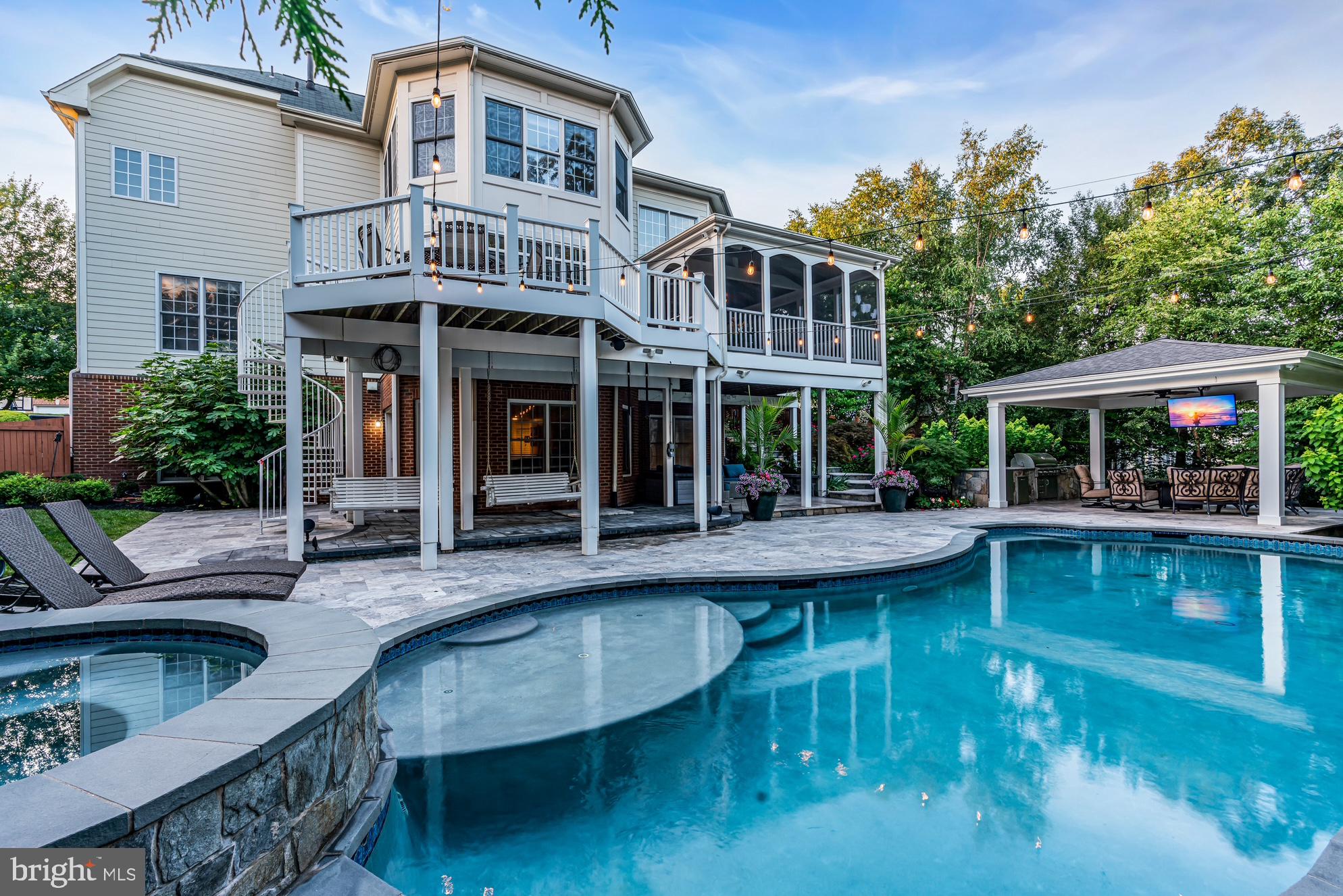 LANSDOWNE ON THE POTOMAC - Residential