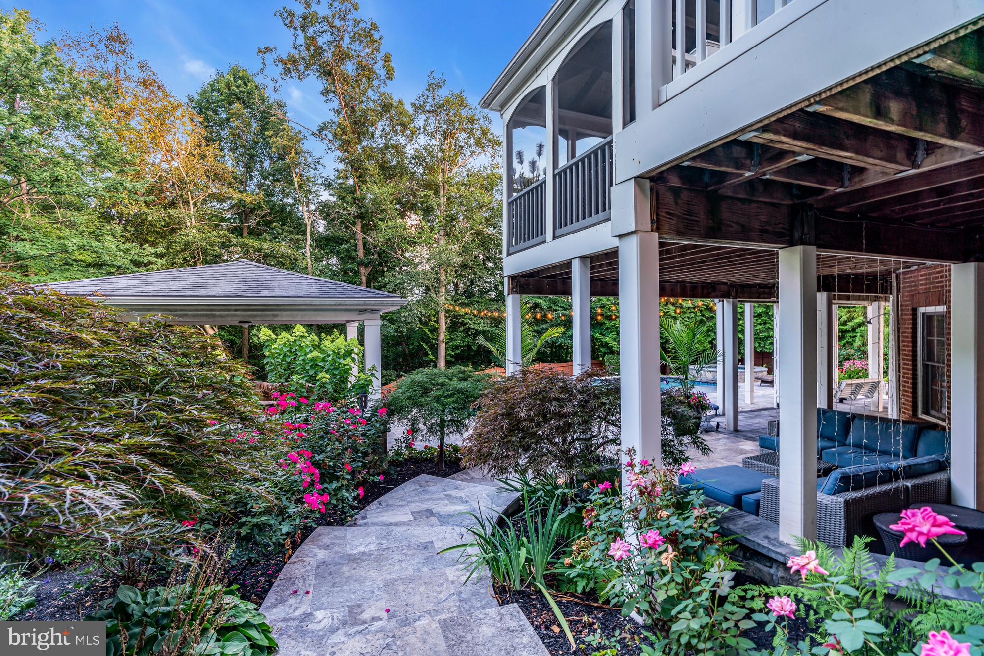LANSDOWNE ON THE POTOMAC - Residential