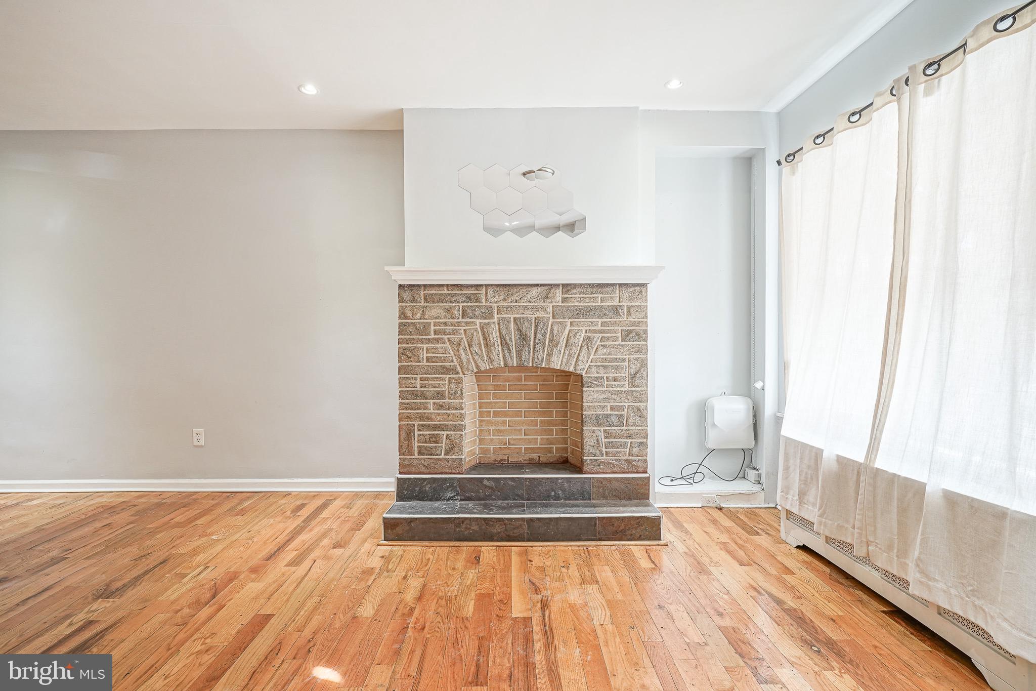 PORT RICHMOND - Residential