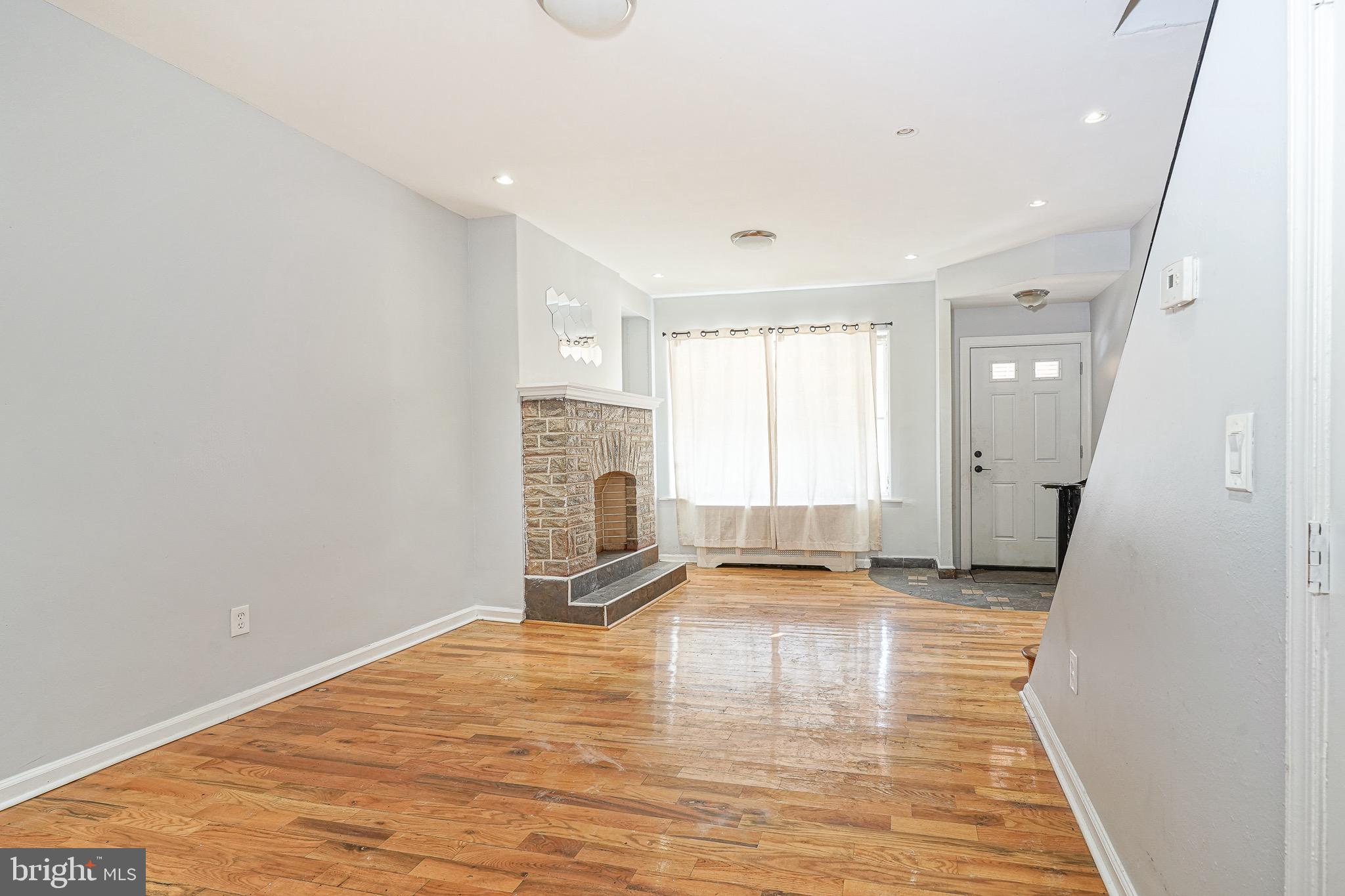 PORT RICHMOND - Residential