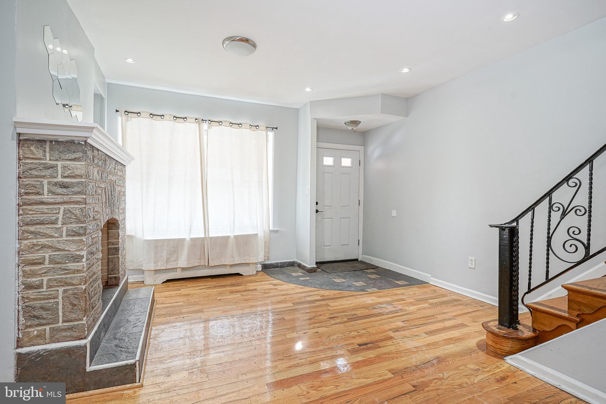PORT RICHMOND - Residential
