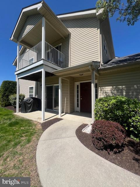 Investment Opportunity in The Hershey Reserves! This 2-bed 2-bath ranch-style condo is move-in ready. Featuring an open floor plan with over 1,200 sq ft of living space, a spacious combination living/dining room with a gas fireplace, and 2 generously sized bedrooms each with an attached full bath and closet space.  Attached 1 car garage for your convenience. Enjoy care-free home ownership with snow removal, exterior maintenance, lawn care, trash, and many other perks provided by the condominium association. Located minutes from Hershey Attractions, Hershey Medical Center, restaurants, shopping, and more. You don't want to miss this one -- schedule your tour today!