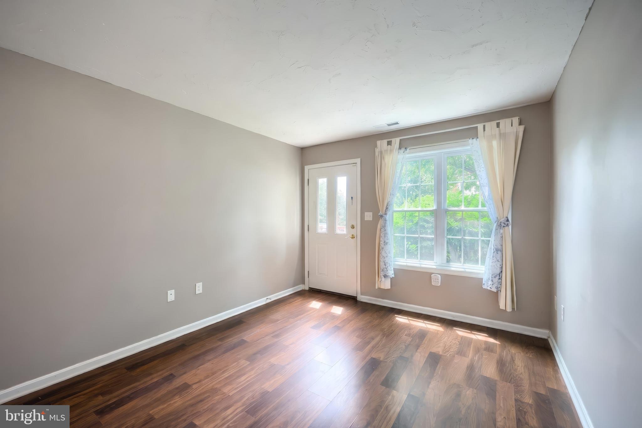 BOULEVARD COMMONS - Residential