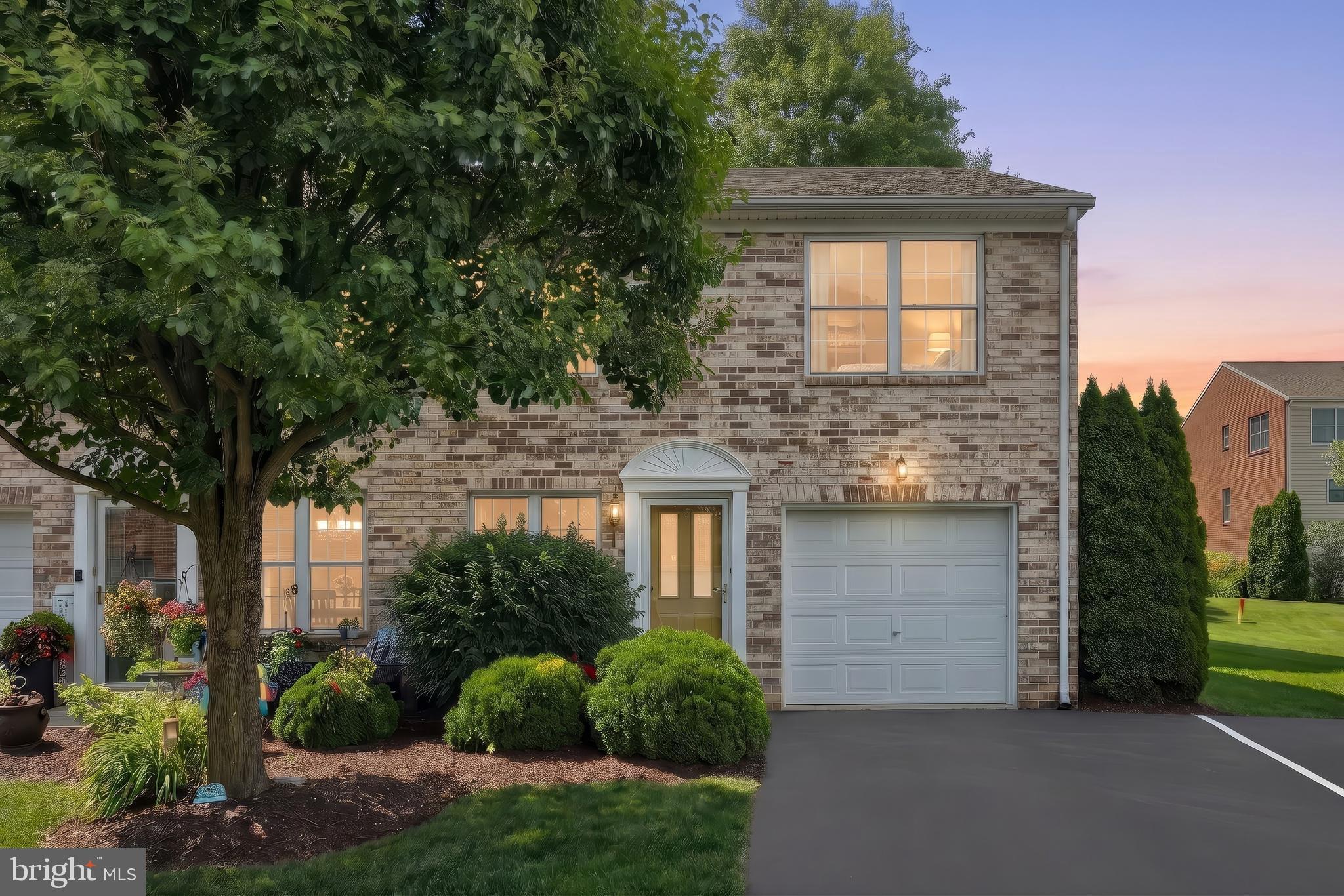 BOULEVARD COMMONS - Residential