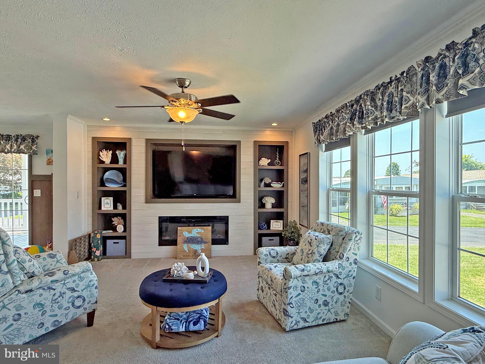 COLONIAL EAST MHP - Residential