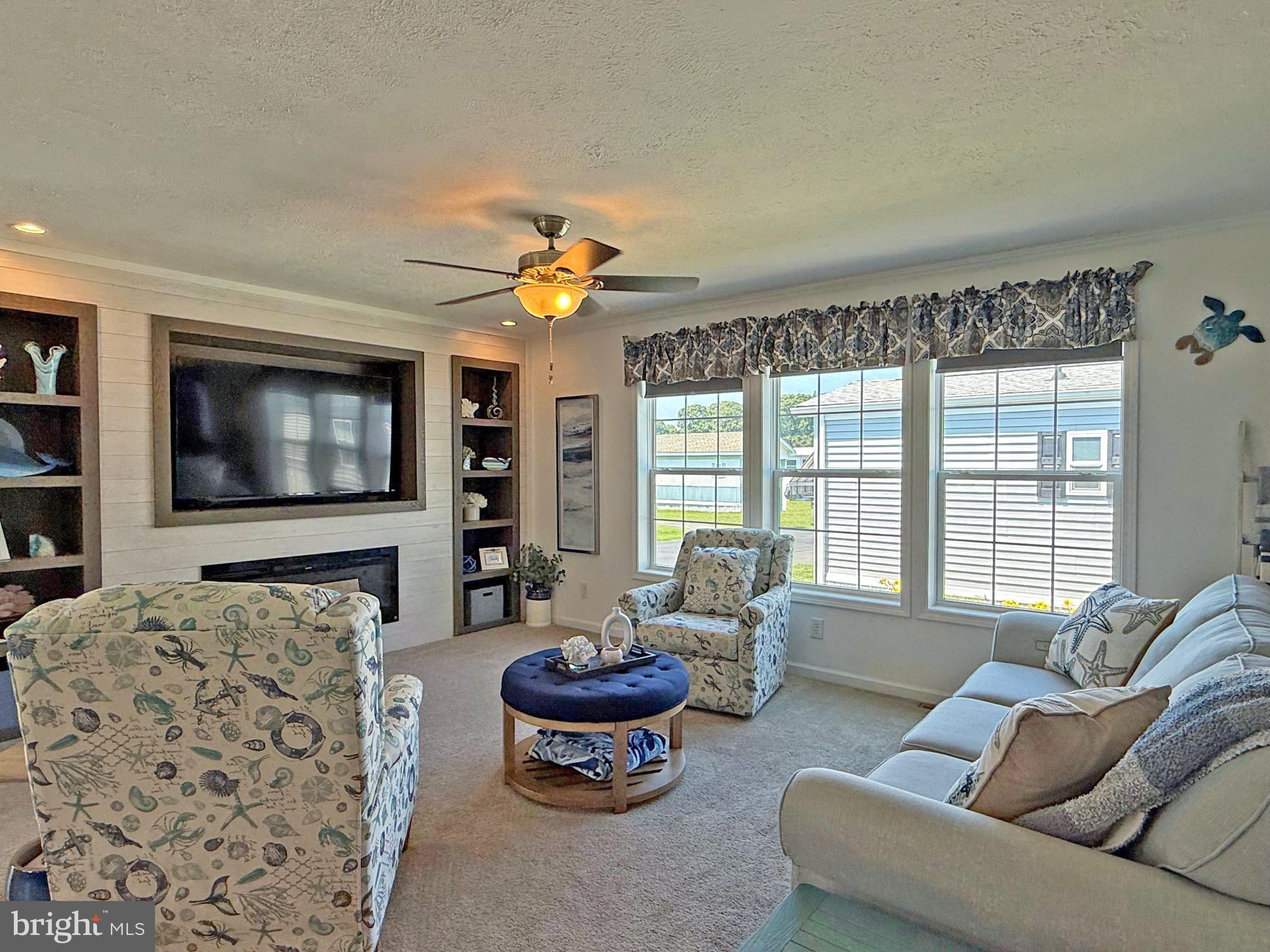 COLONIAL EAST MHP - Residential