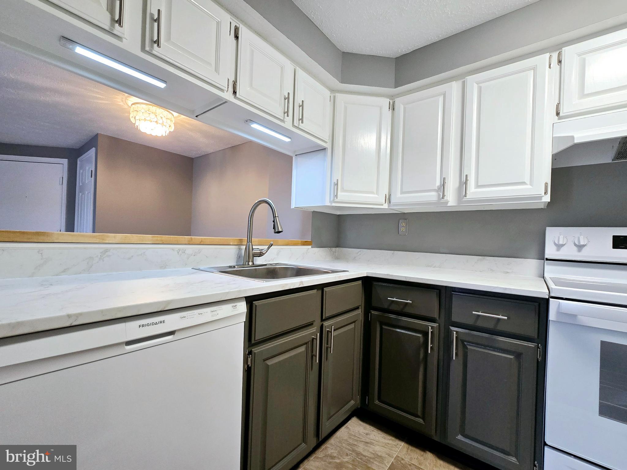 FREDERICKTOWNE VILLAGE - Residential