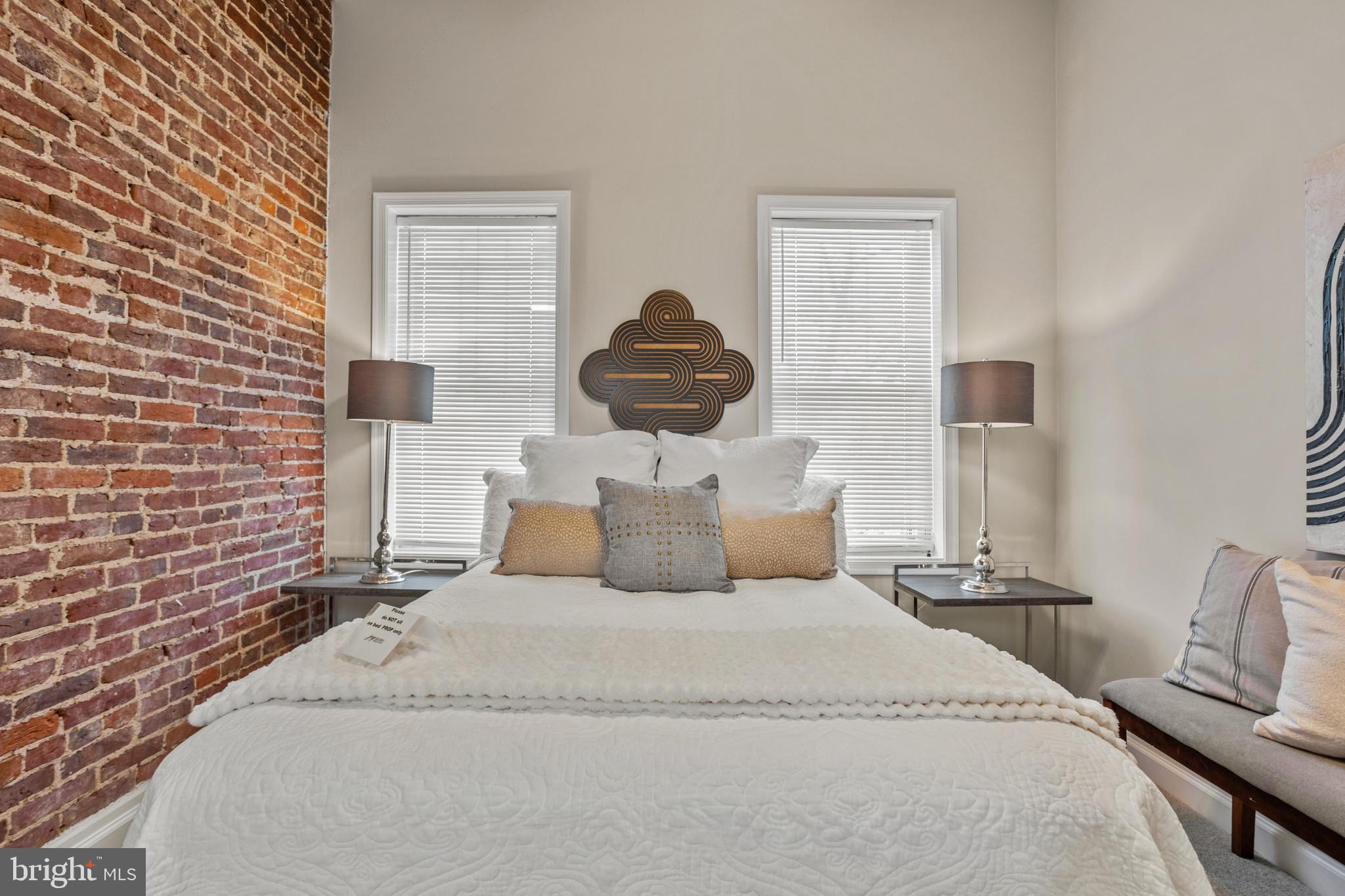 LOCUST POINT - Residential