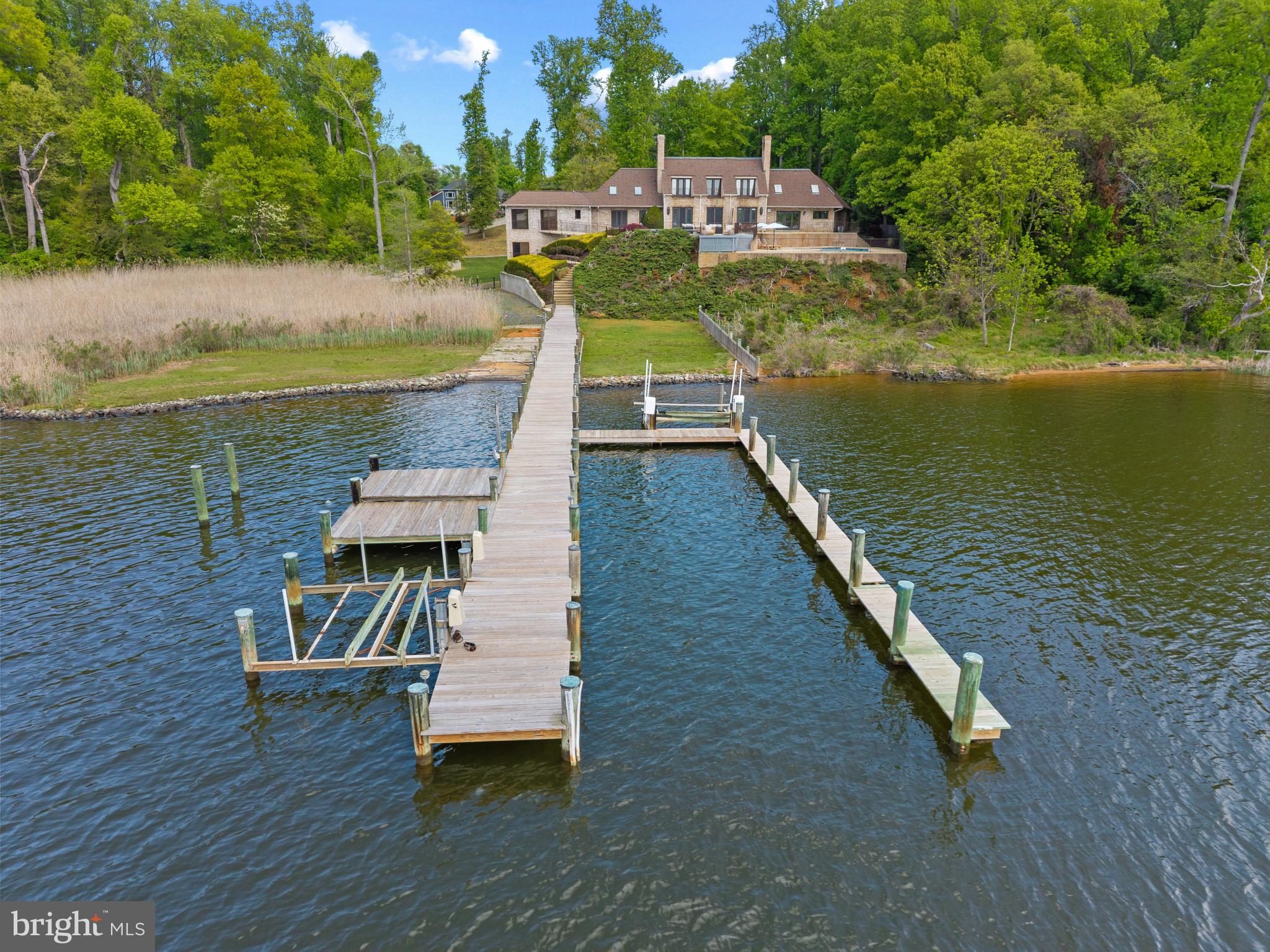 SHADOW POINT - Residential