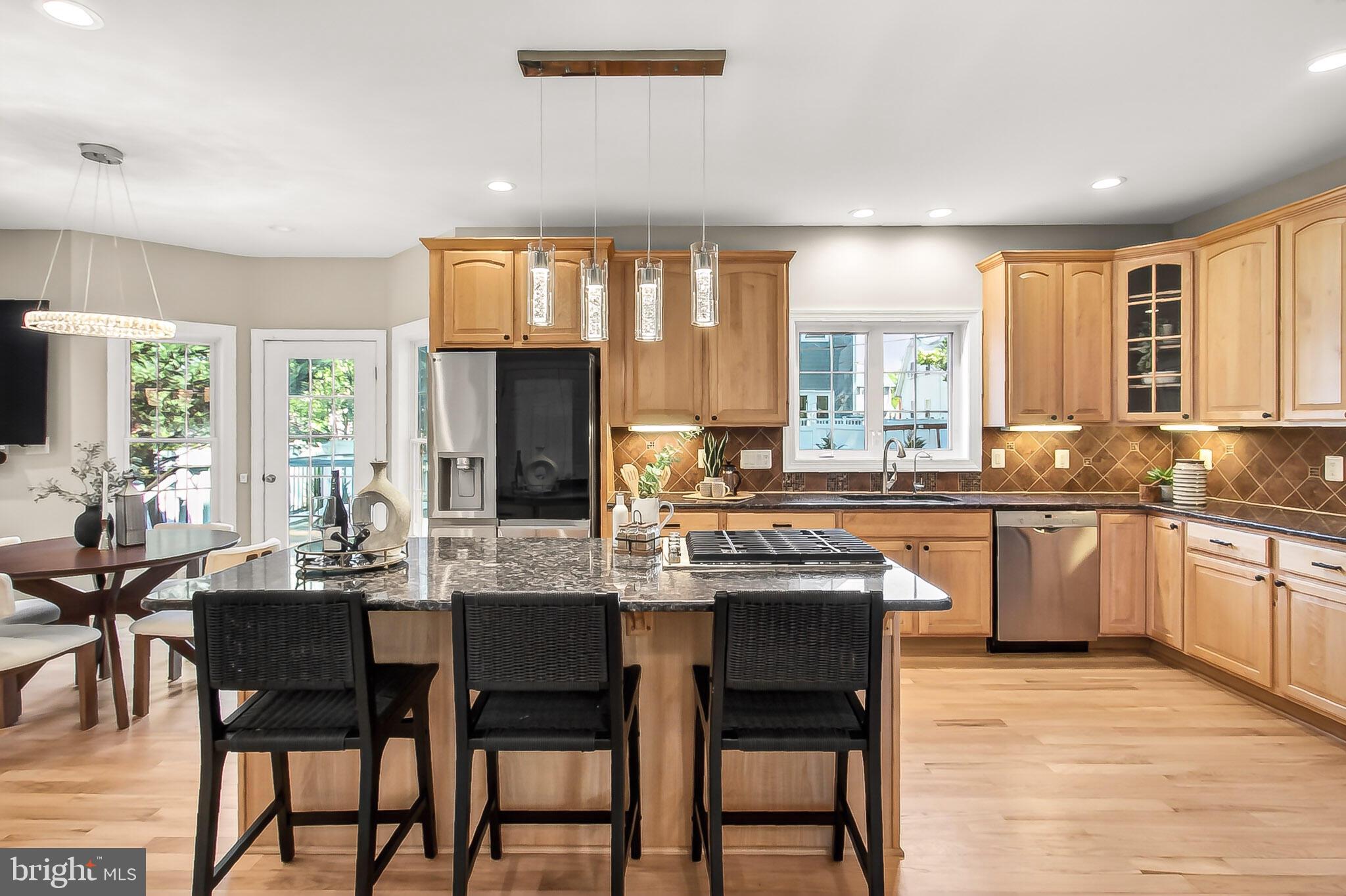 ADDISON HEIGHTS - Residential