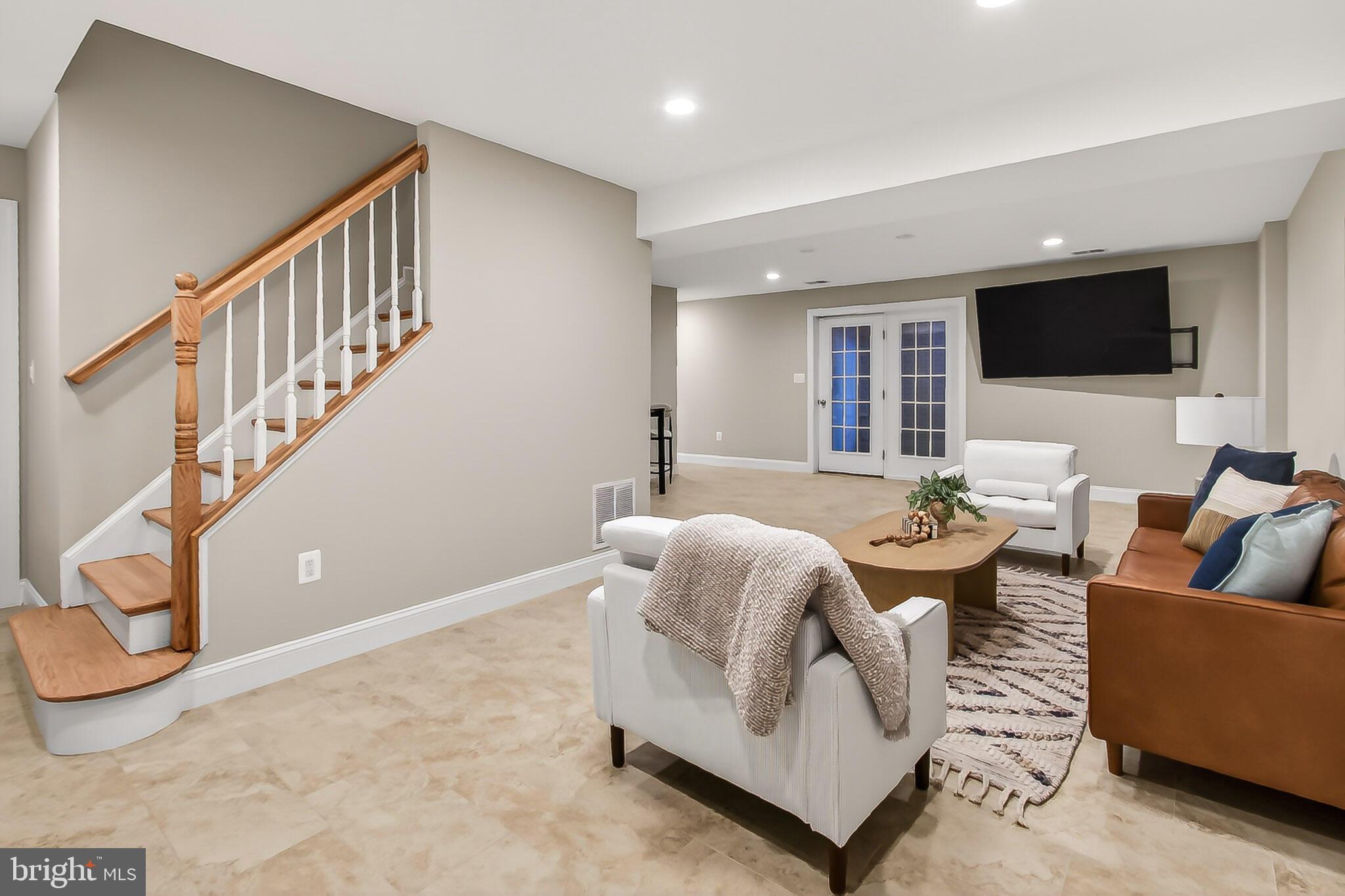 ADDISON HEIGHTS - Residential