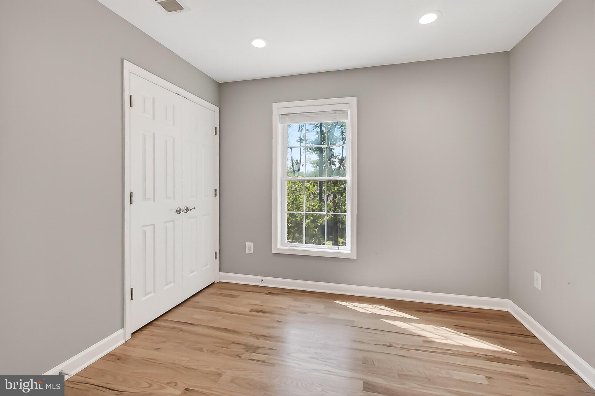 ADDISON HEIGHTS - Residential
