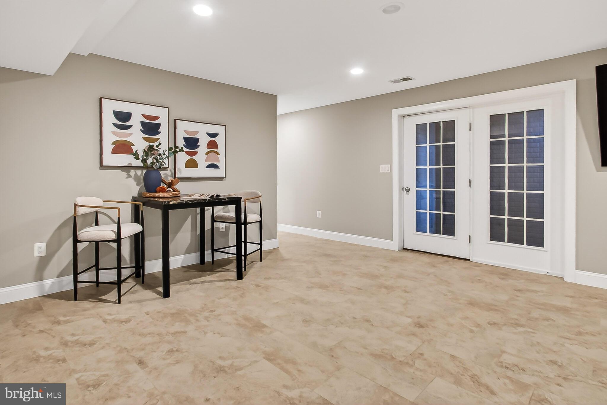 ADDISON HEIGHTS - Residential