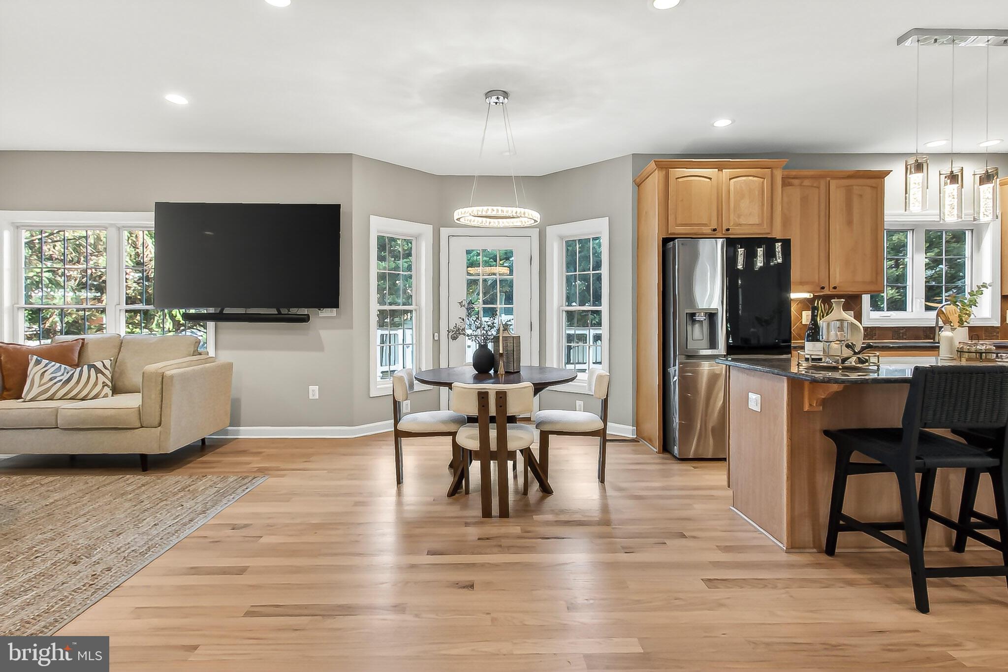 ADDISON HEIGHTS - Residential