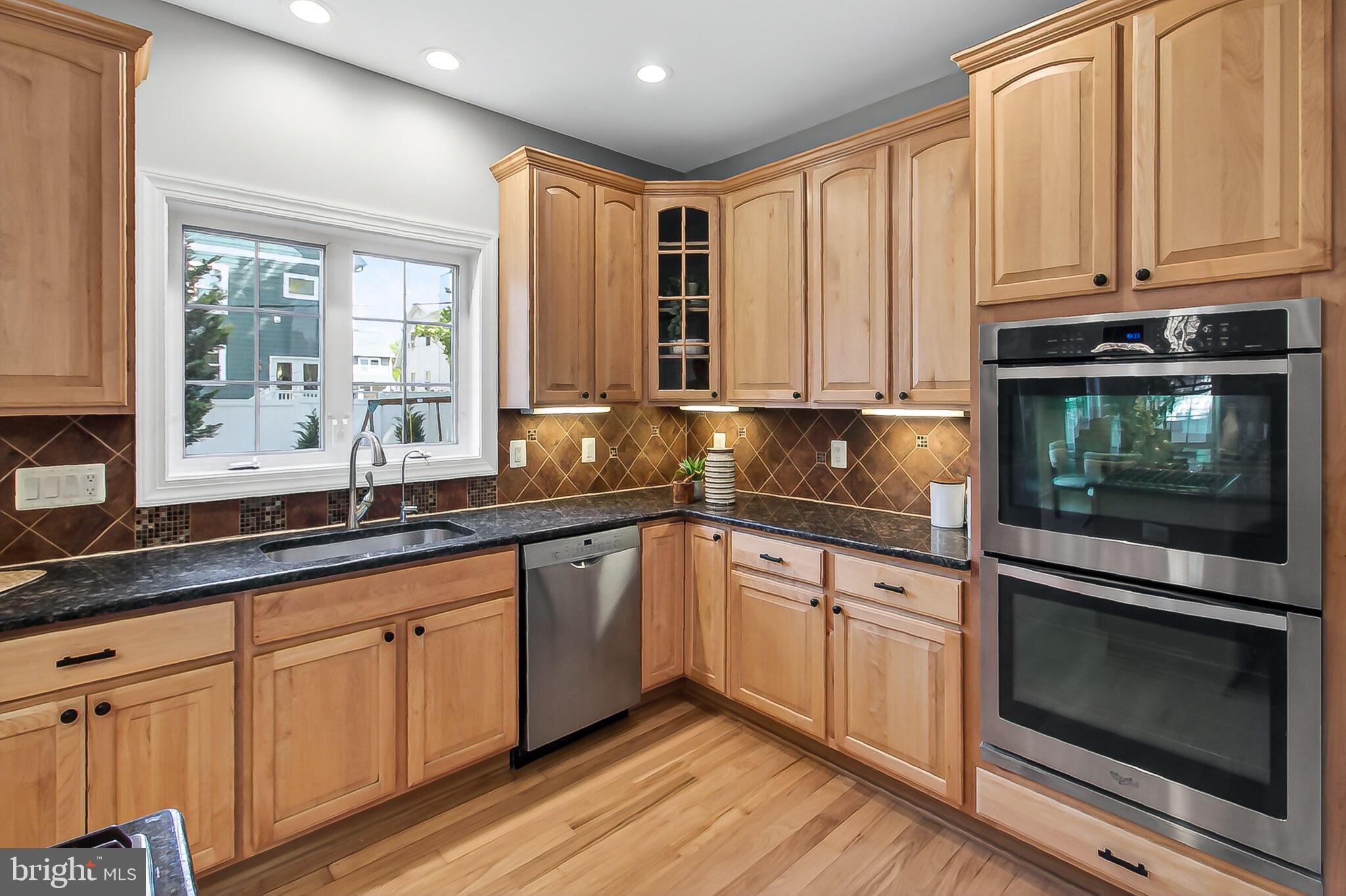 ADDISON HEIGHTS - Residential