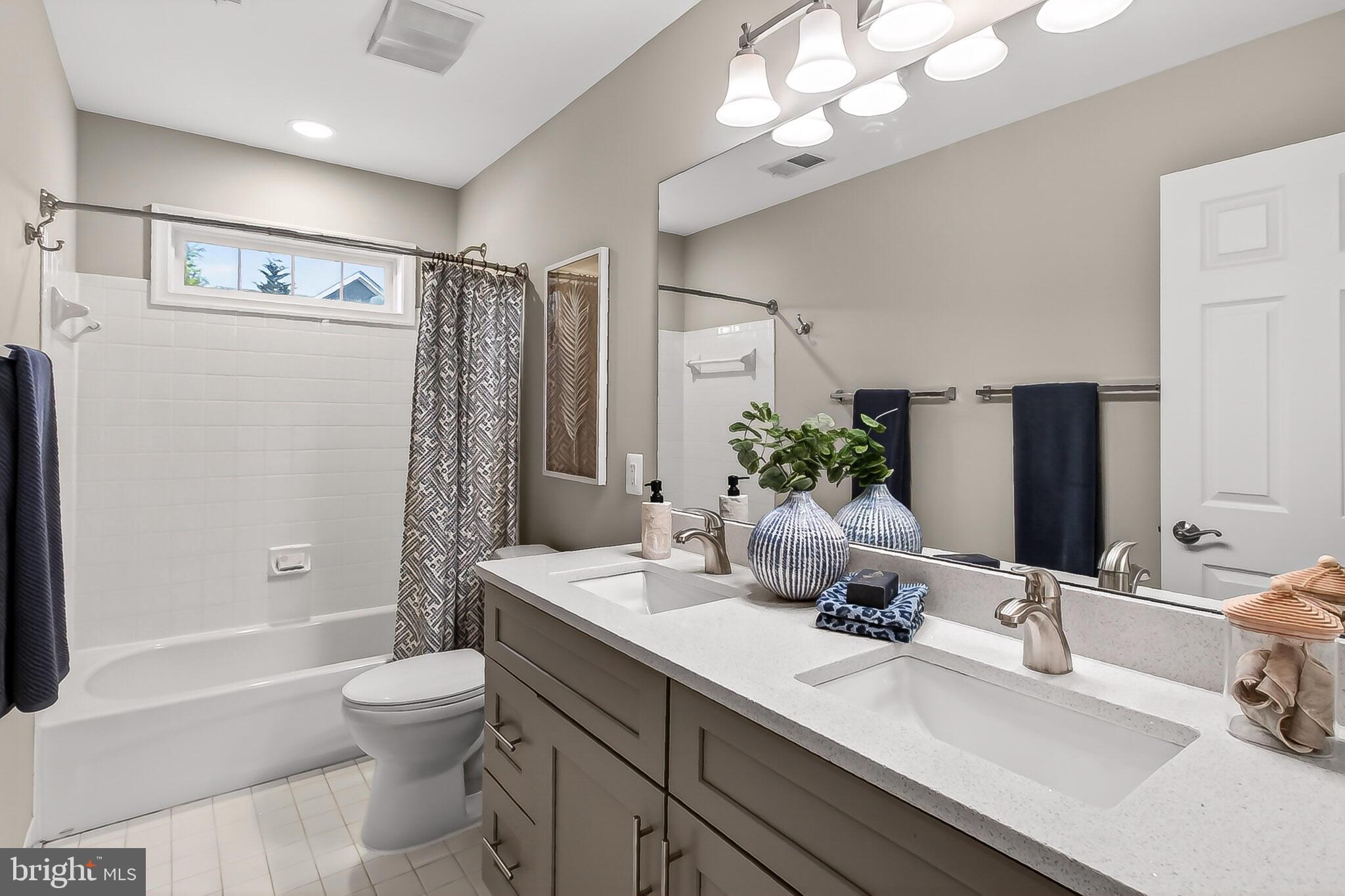 ADDISON HEIGHTS - Residential