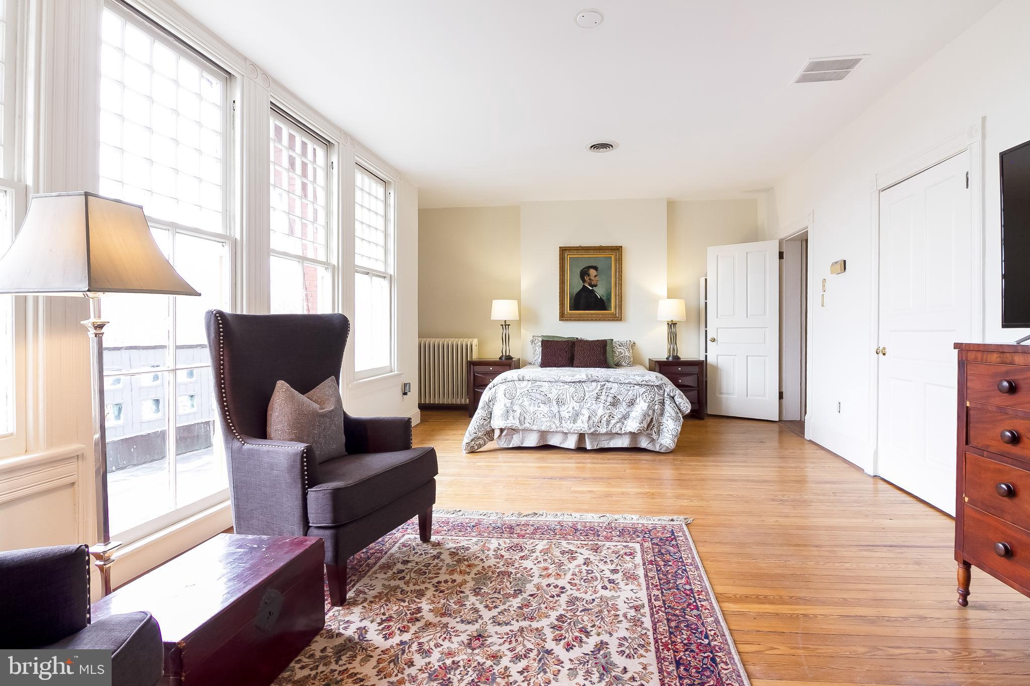 CAPITOL HILL - Residential