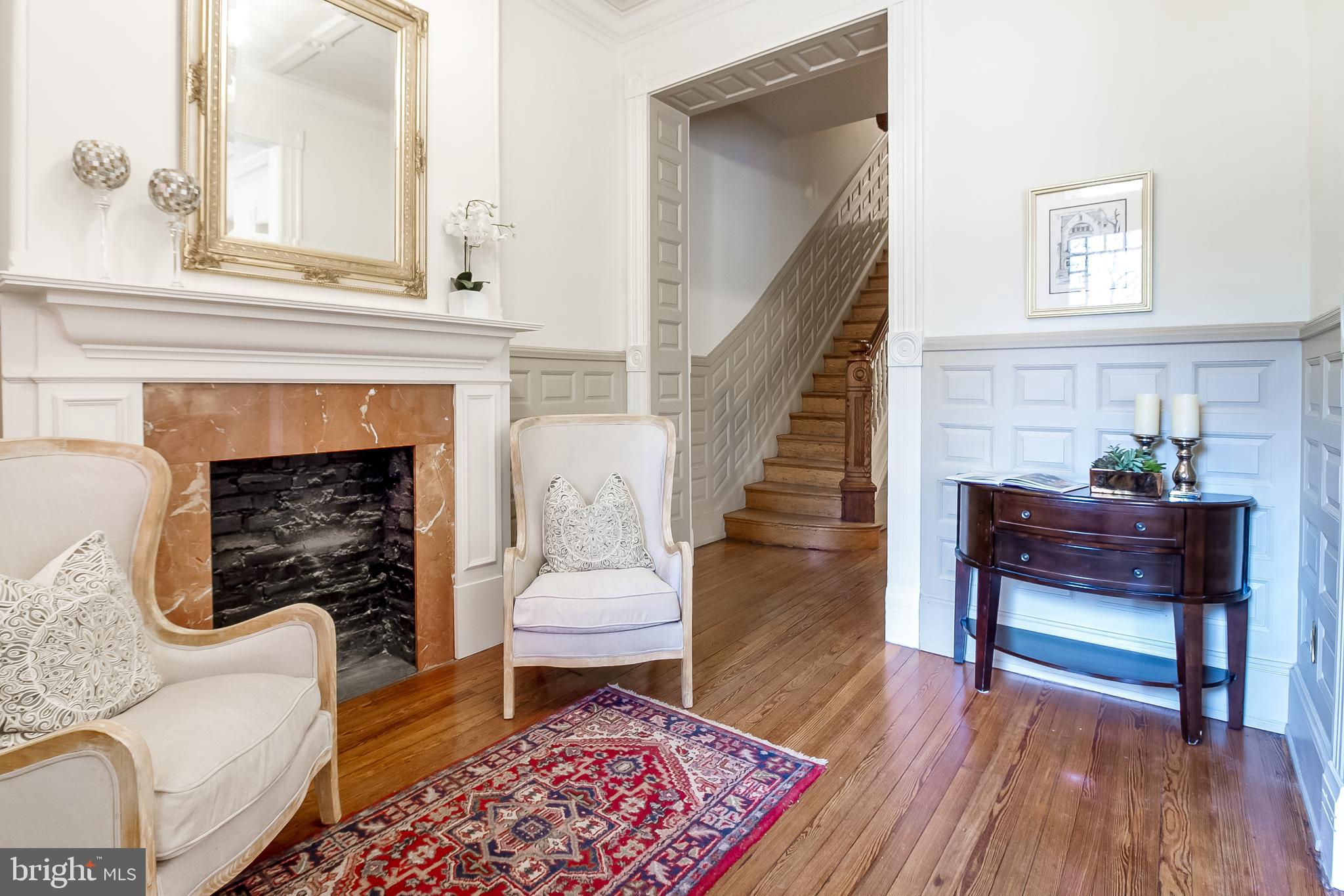 CAPITOL HILL - Residential