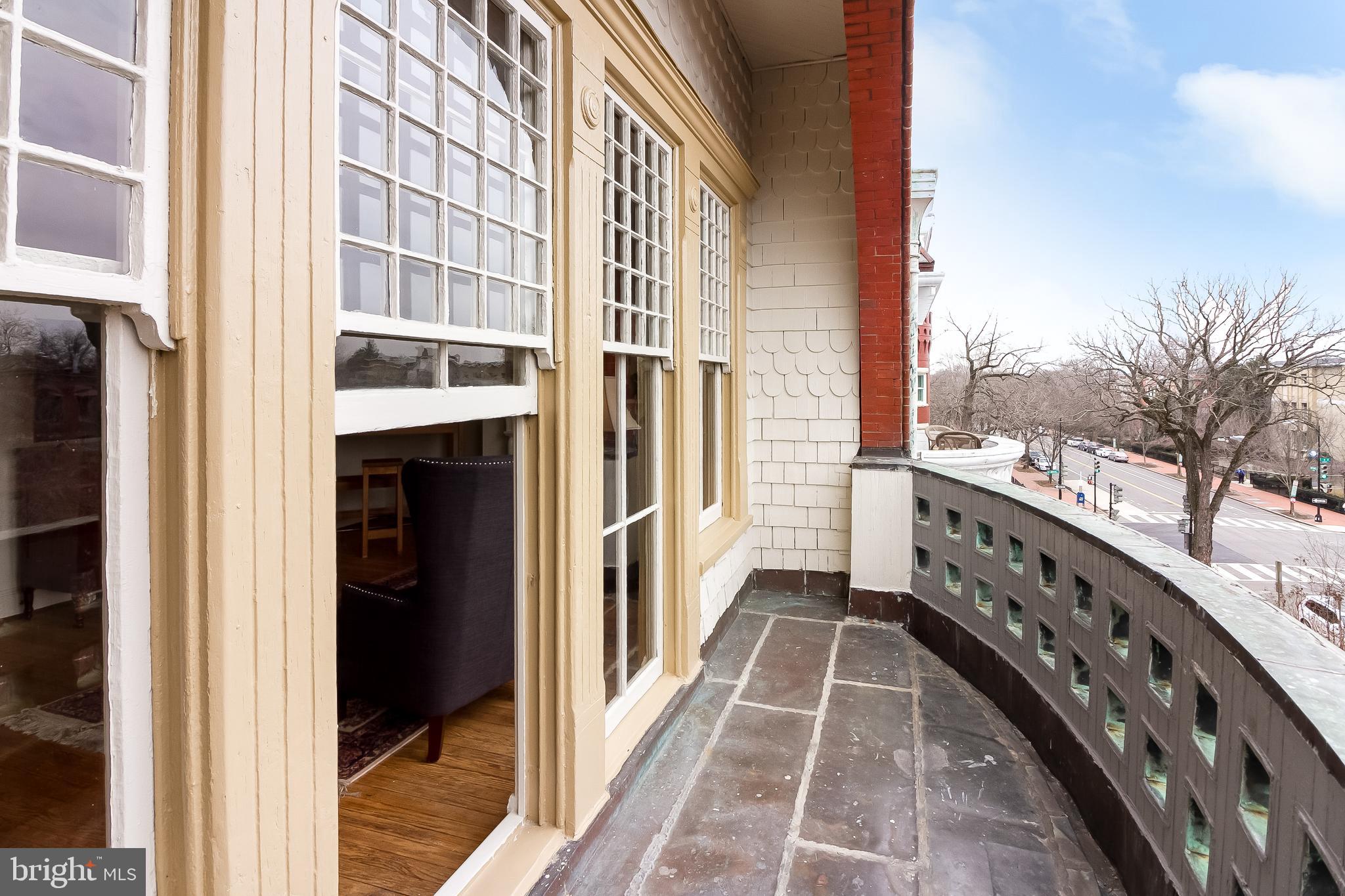 CAPITOL HILL - Residential