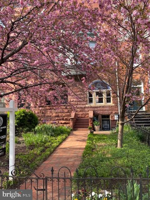 CAPITOL HILL - Residential